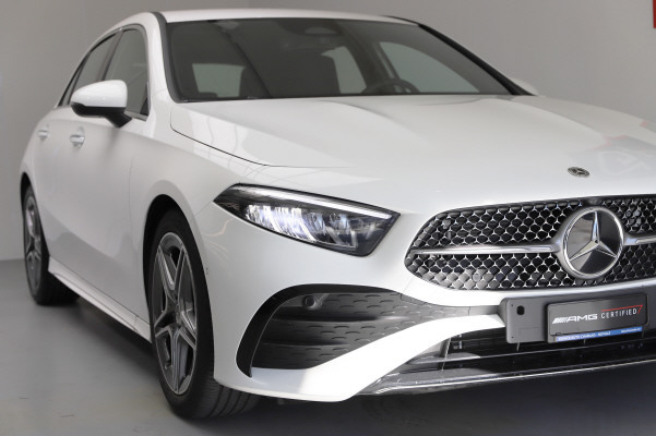 MERCEDES-BENZ A 180-showroom-element-1