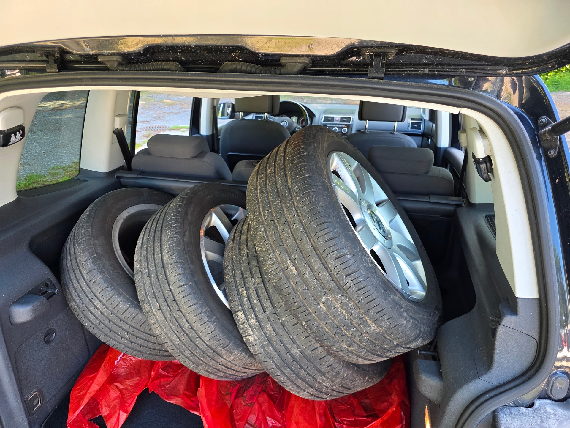 VW Touran 1.4 TSI Highline-image-10
