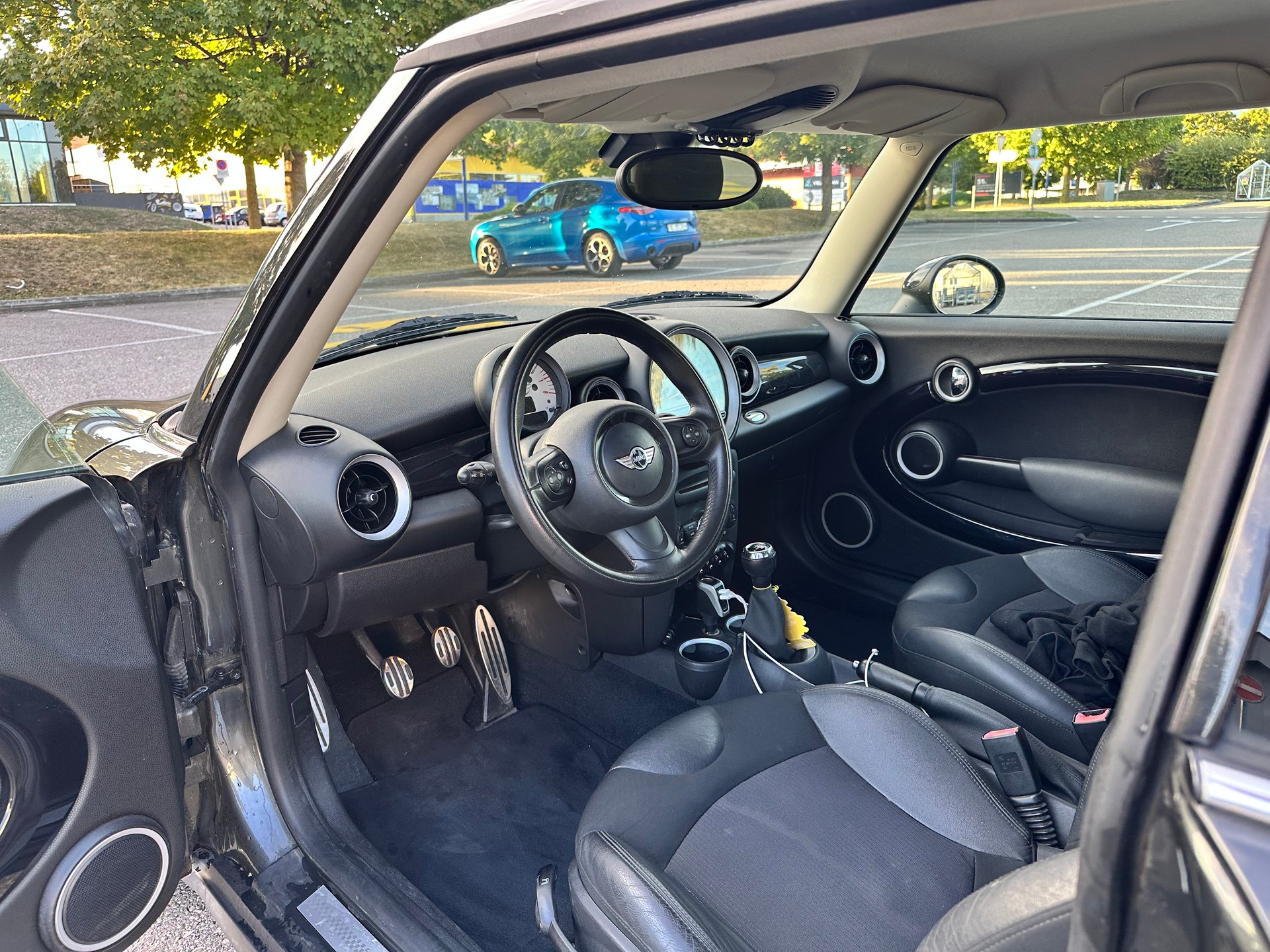 MINI 1.6i Cooper S-image-4