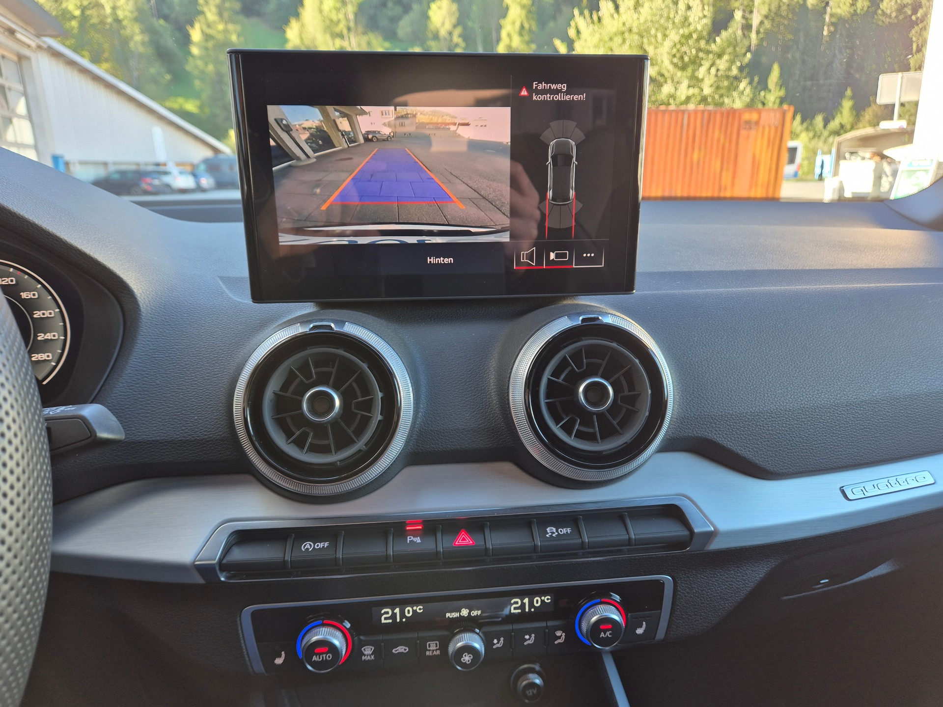 AUDI Q2 40 TFSI advanced Attraction quattro S-tronic-image-12