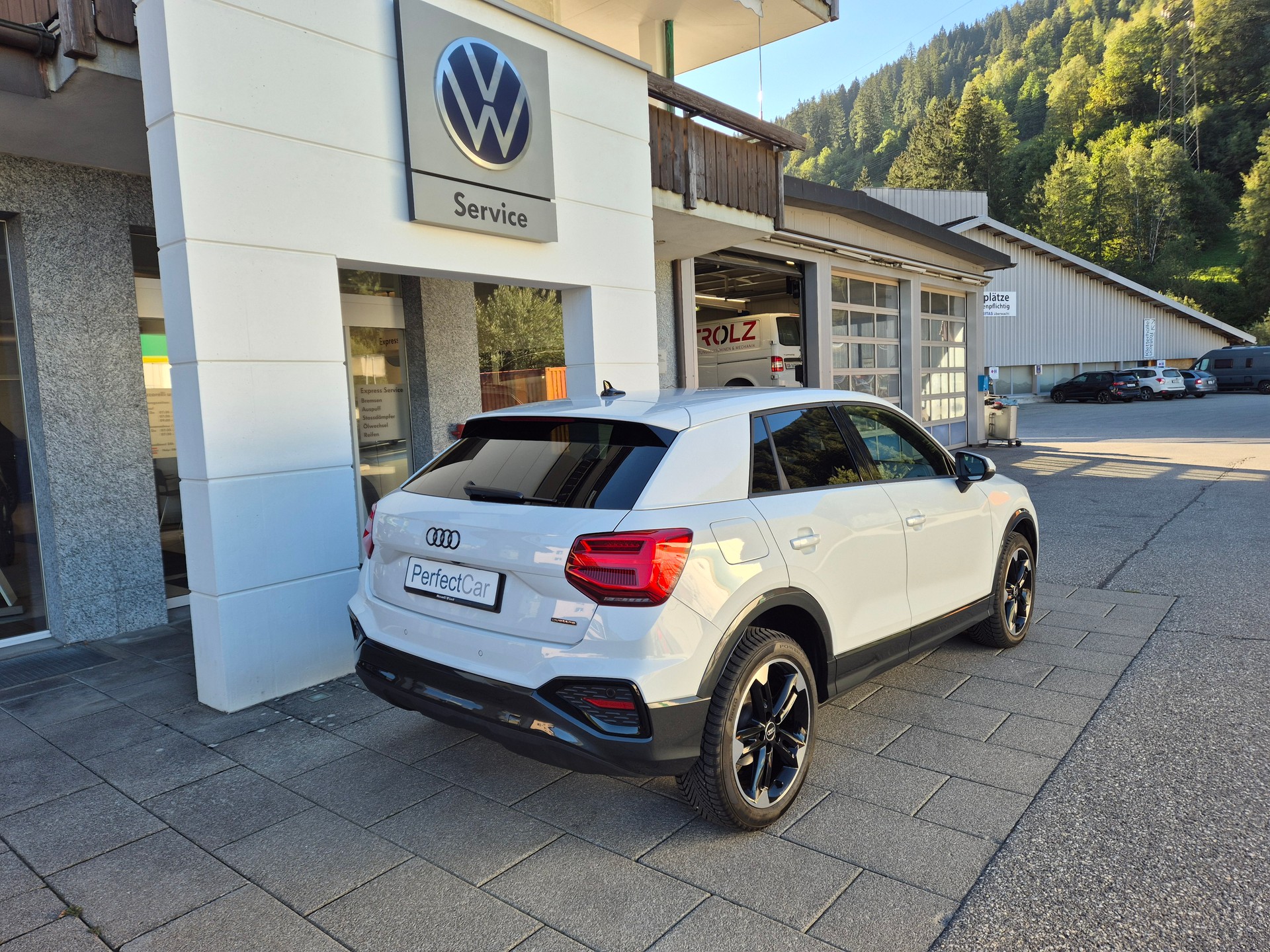 AUDI Q2 40 TFSI advanced Attraction quattro S-tronic-image-4