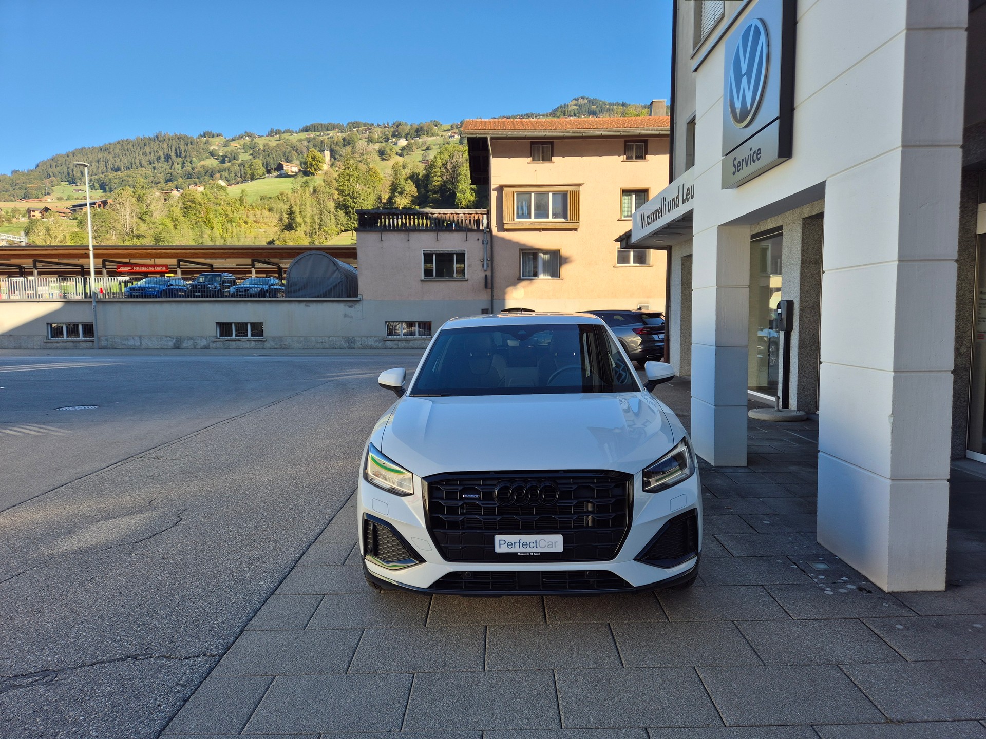 AUDI Q2 40 TFSI advanced Attraction quattro S-tronic-image-2