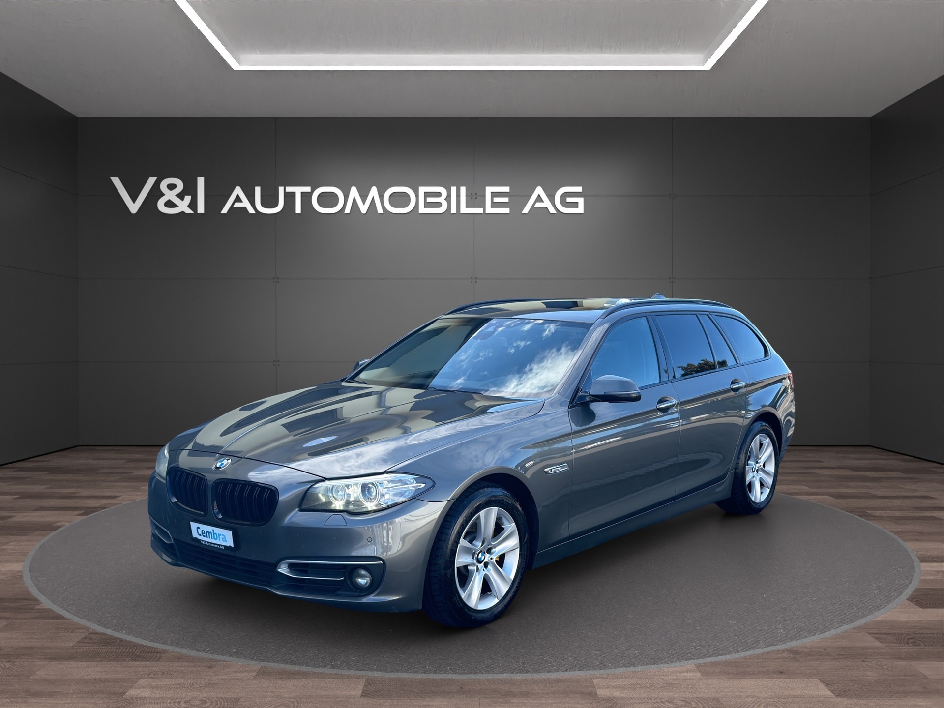 BMW 530d Touring xDrive Modern Line Steptronic-image-0