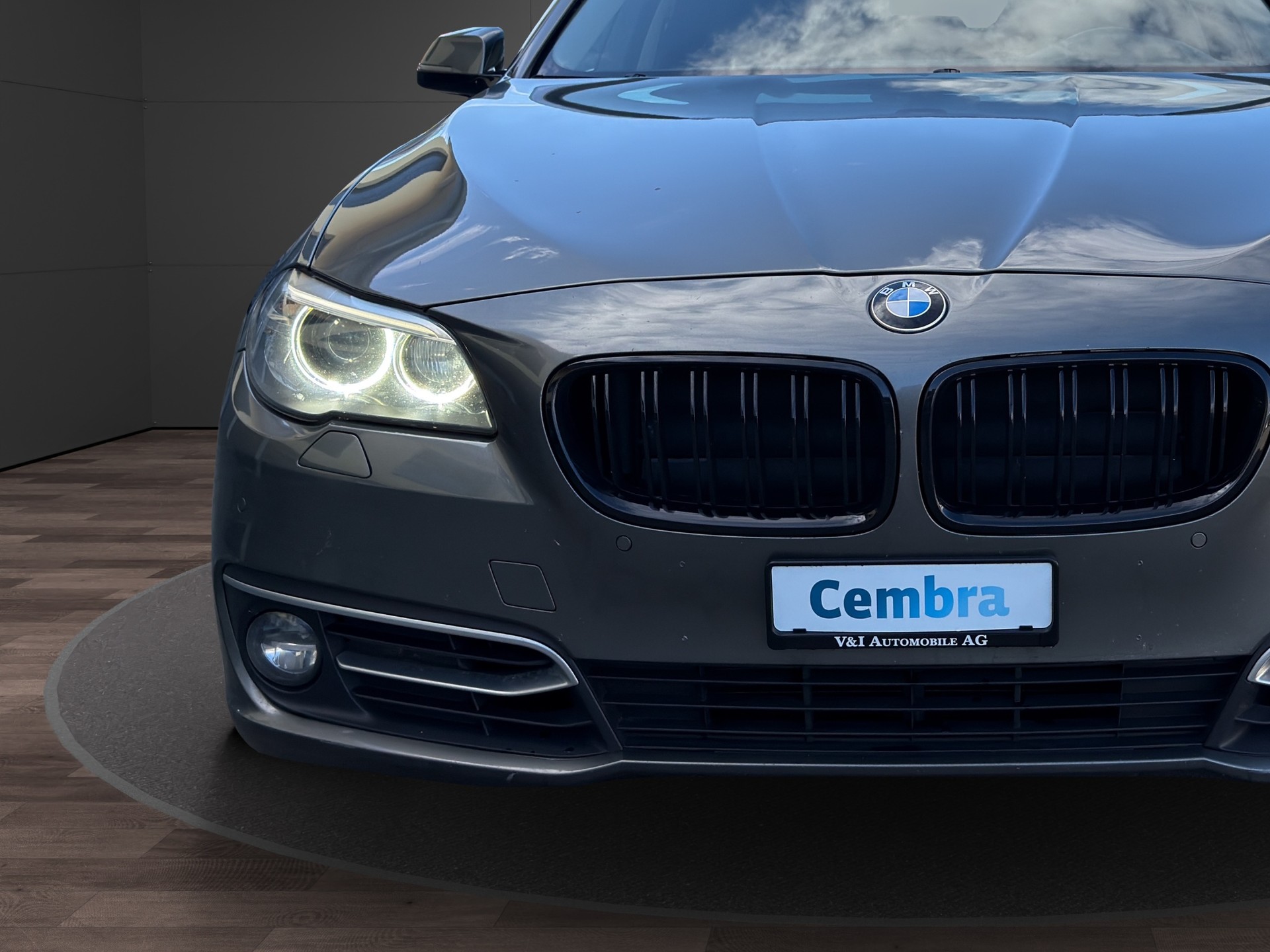 BMW 530d Touring xDrive Modern Line Steptronic-image-7