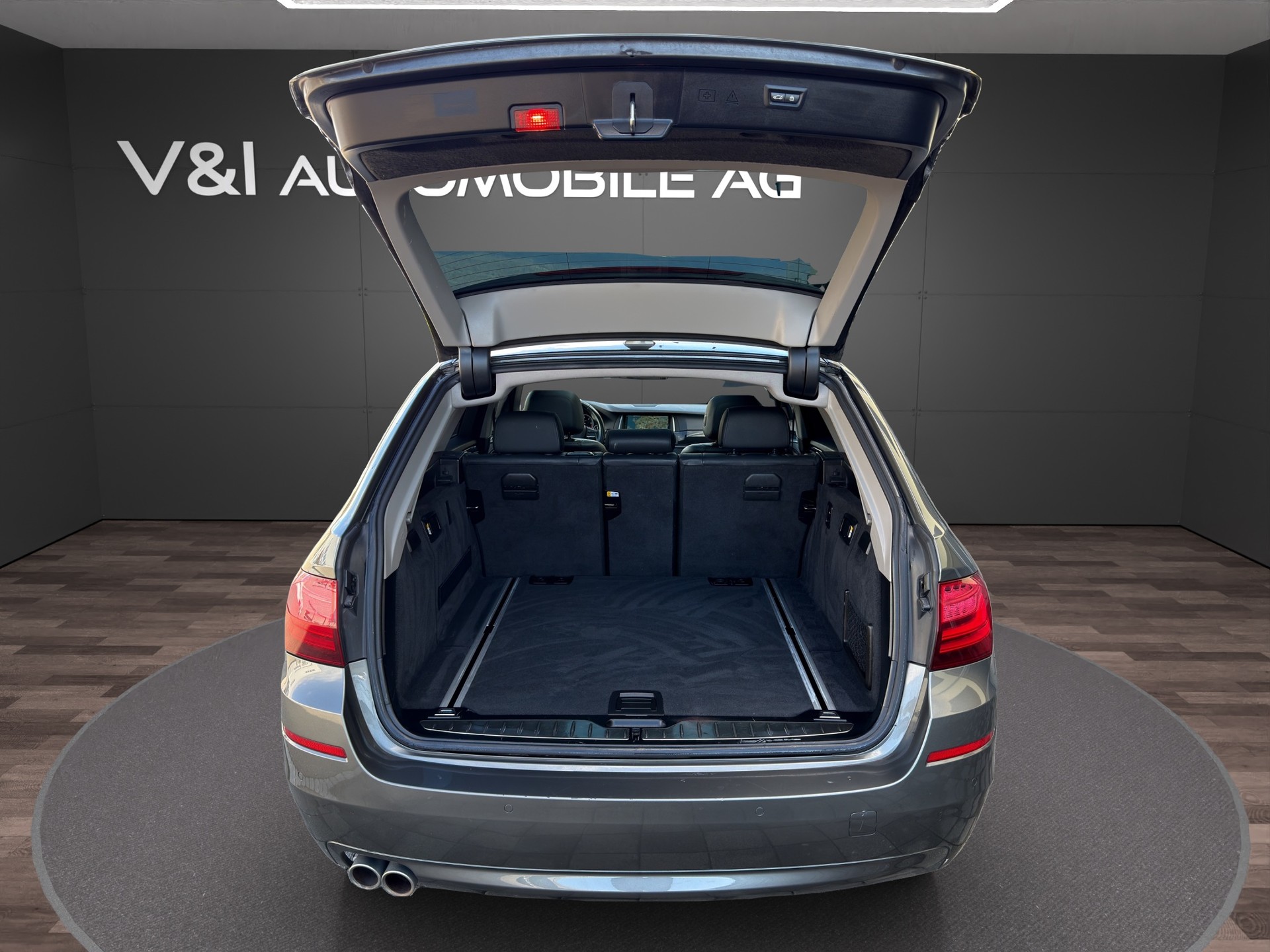 BMW 530d Touring xDrive Modern Line Steptronic-image-22