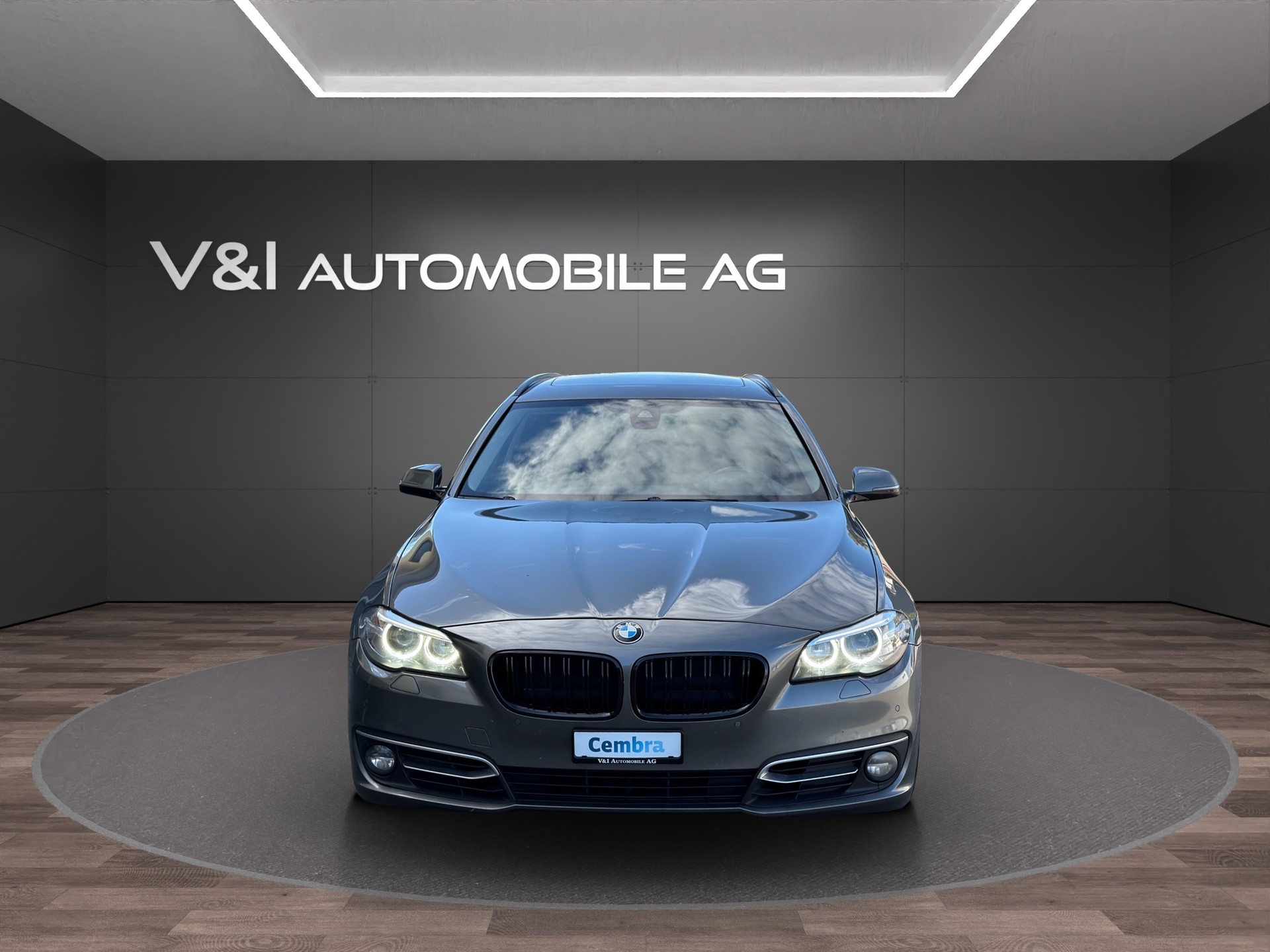 BMW 530d Touring xDrive Modern Line Steptronic-image-2