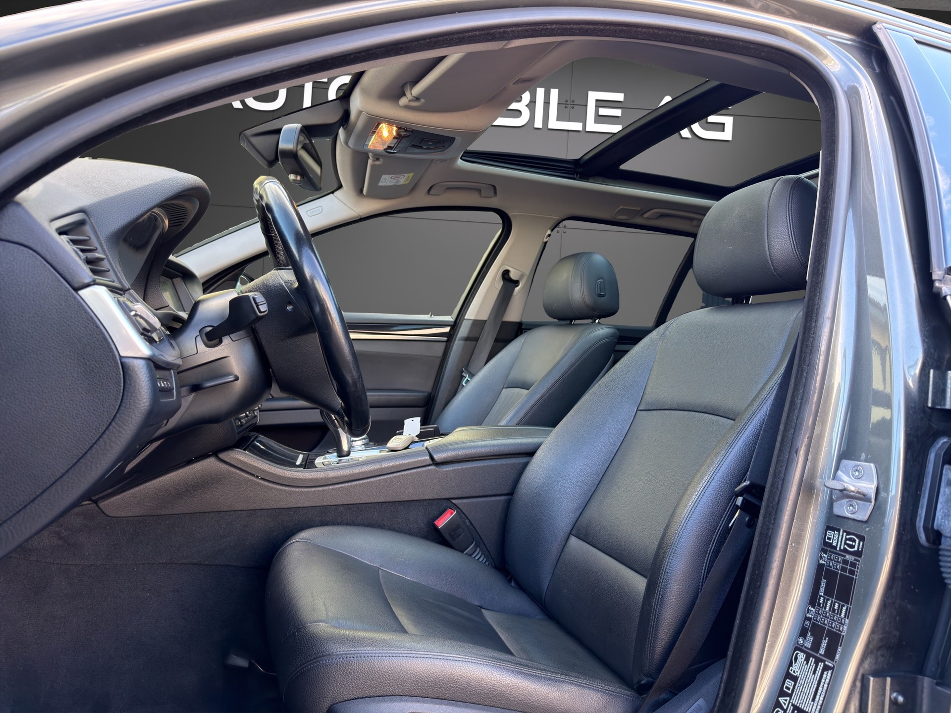 BMW 530d Touring xDrive Modern Line Steptronic-image-20