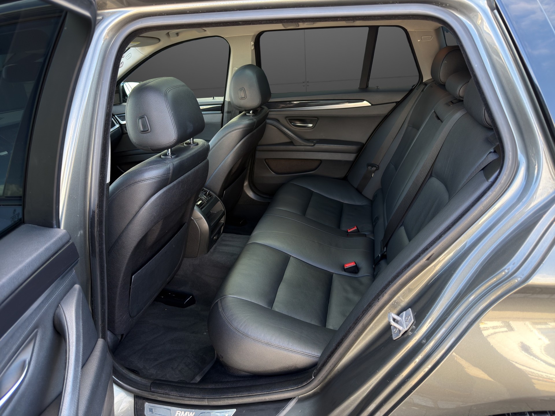 BMW 530d Touring xDrive Modern Line Steptronic-image-21