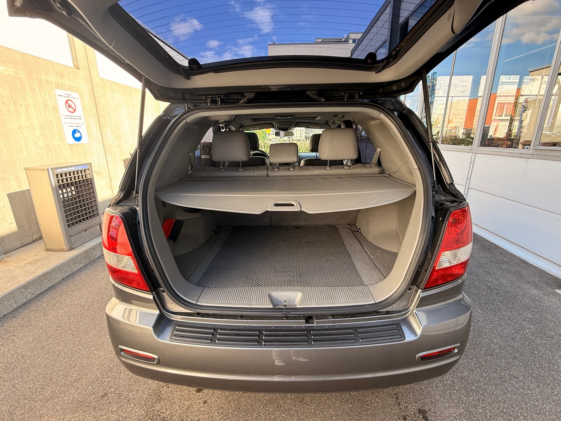 KIA Sorento 3.5 V6 Executive *Aus erster Hand *Sehr gut Fahrbar *Leder *Automat *Klimaautomatik *Tempomat-image-4