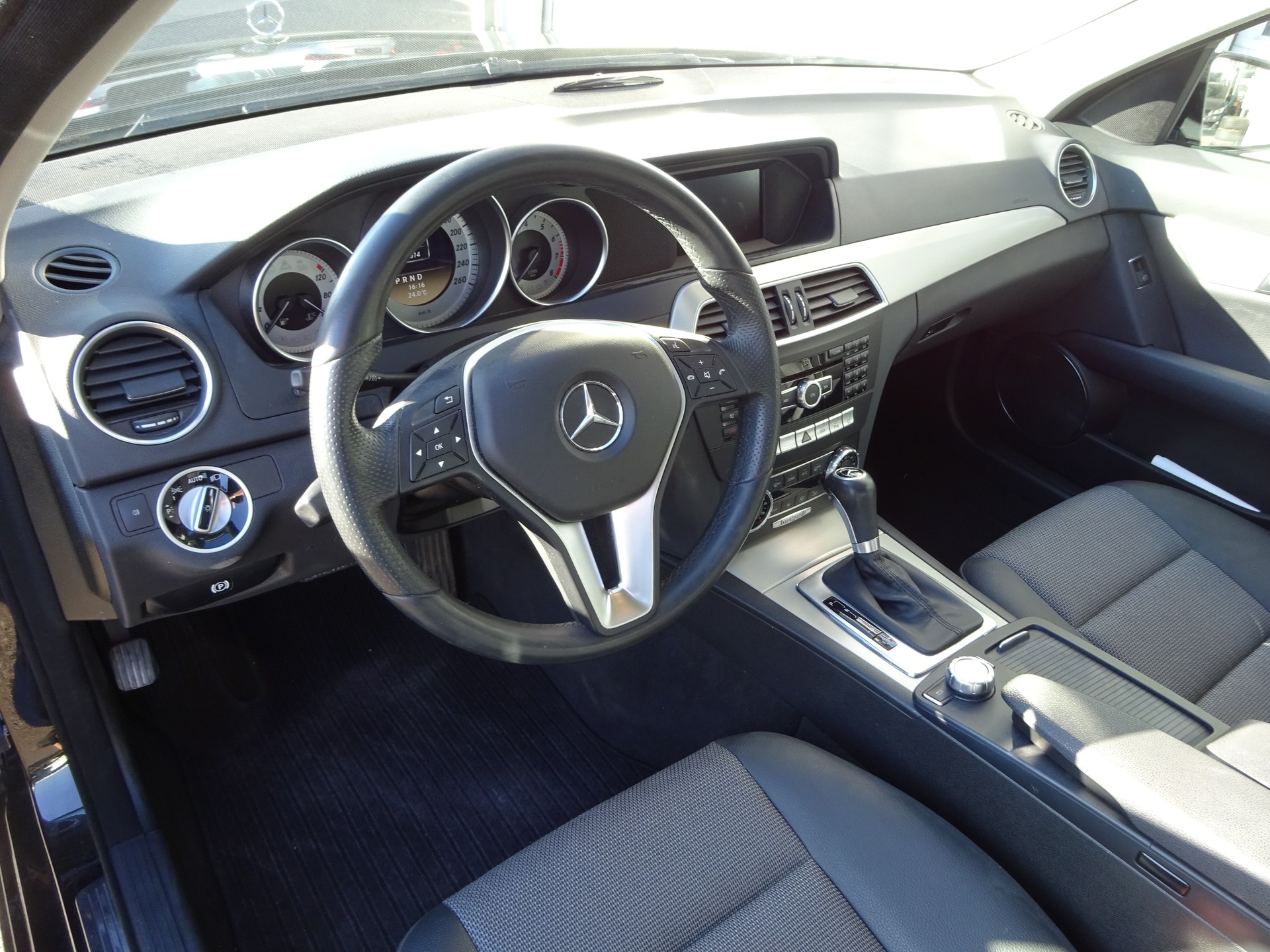 MERCEDES-BENZ C 180 BlueEfficiency Avantgarde 7G-Tronic-image-7