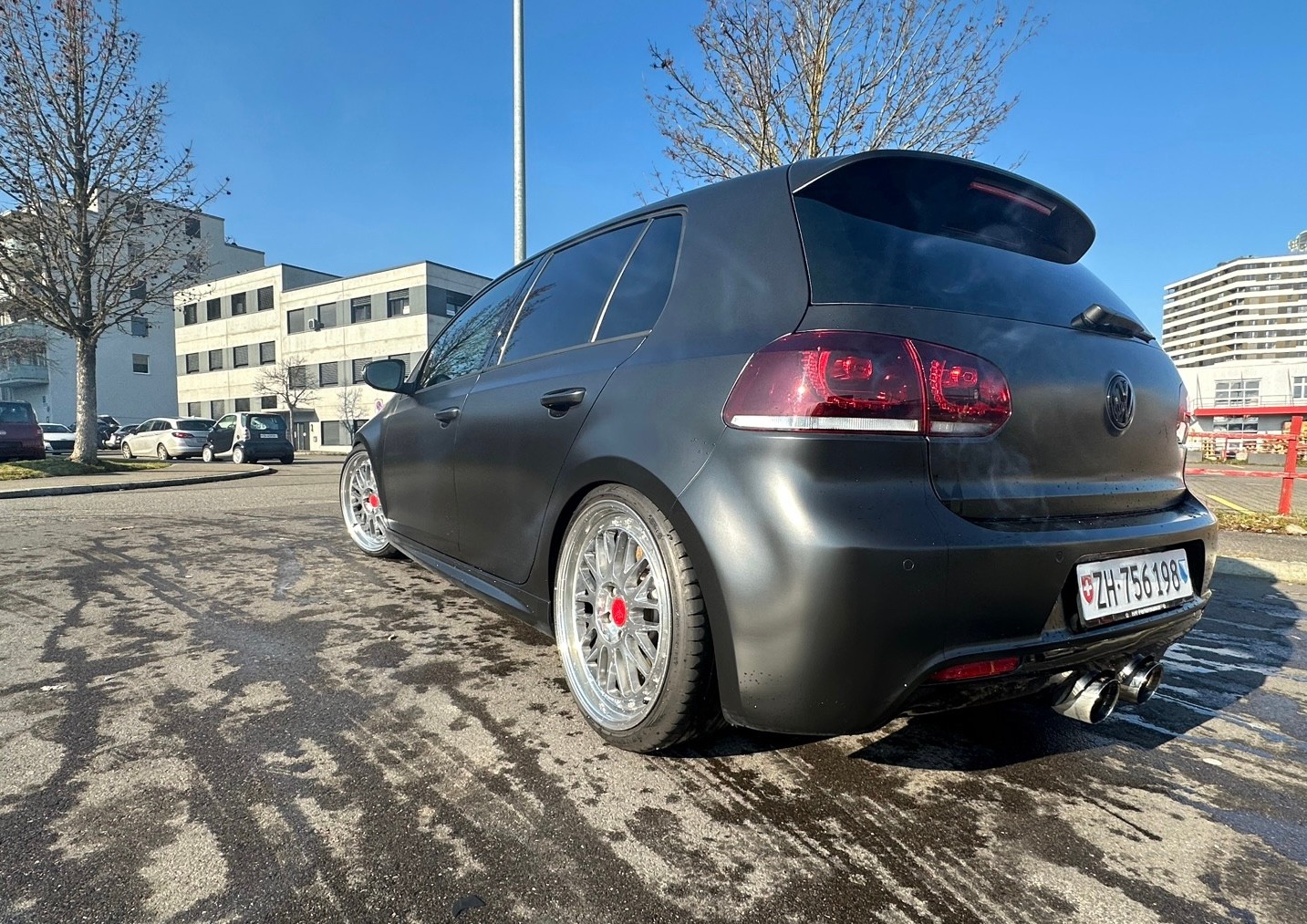VW 2.0 TSI R DSG 4motion-image-1