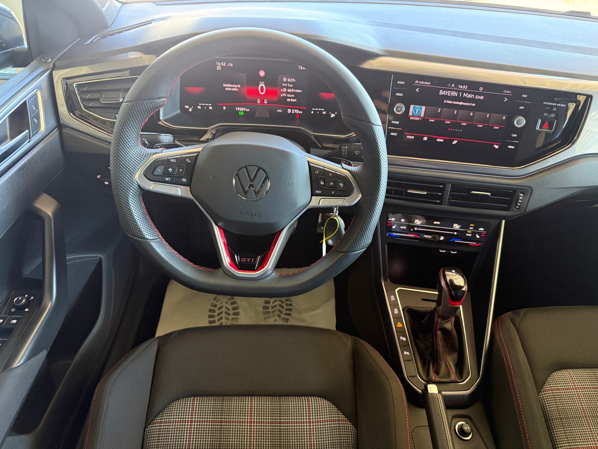 VW Polo 2.0 TSI GTI DSG *** DISTANZREGLER ***-image-8