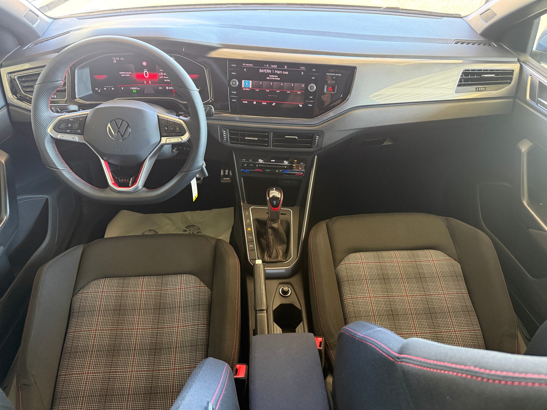 VW Polo 2.0 TSI GTI DSG *** DISTANZREGLER ***-image-12