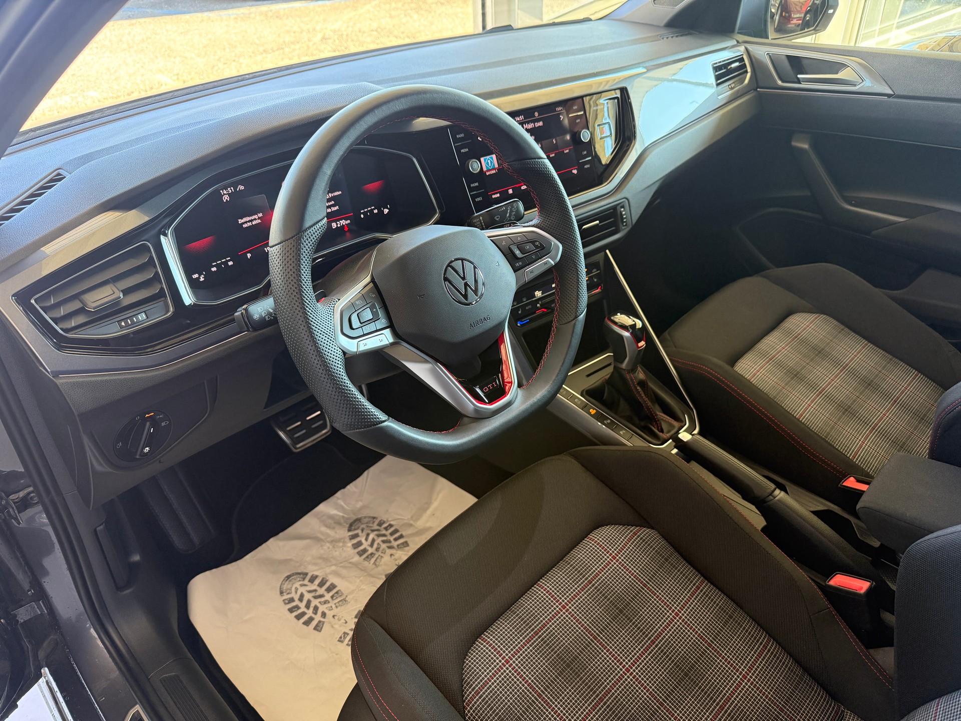 VW Polo 2.0 TSI GTI DSG *** DISTANZREGLER ***-image-28