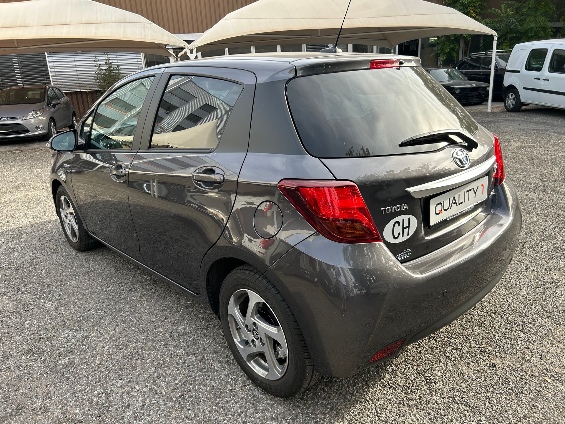 TOYOTA Yaris 1.5 VVT-i Hybrid Swiss Trend e-CVT-image-4
