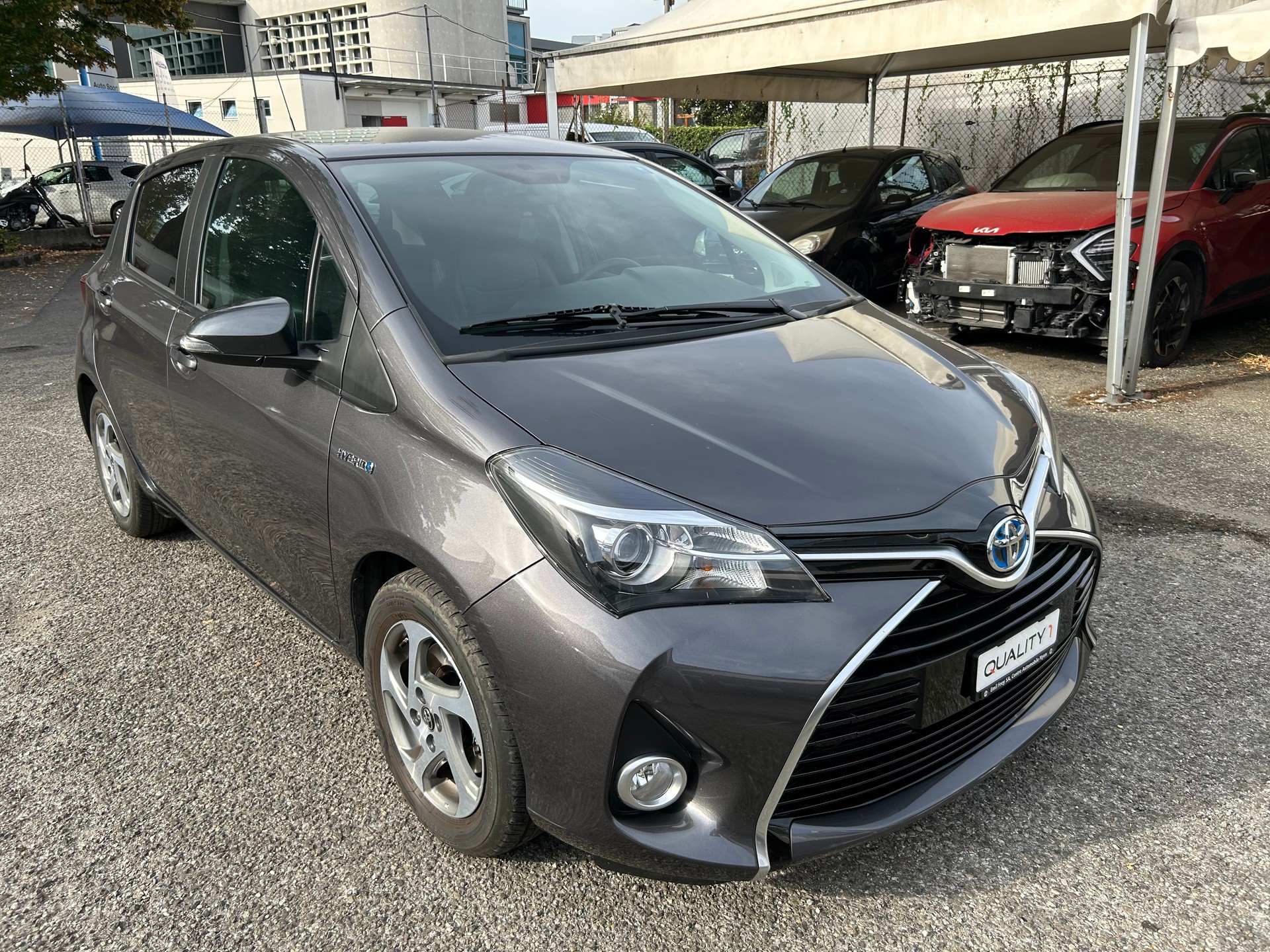 TOYOTA Yaris 1.5 VVT-i Hybrid Swiss Trend e-CVT-image-2