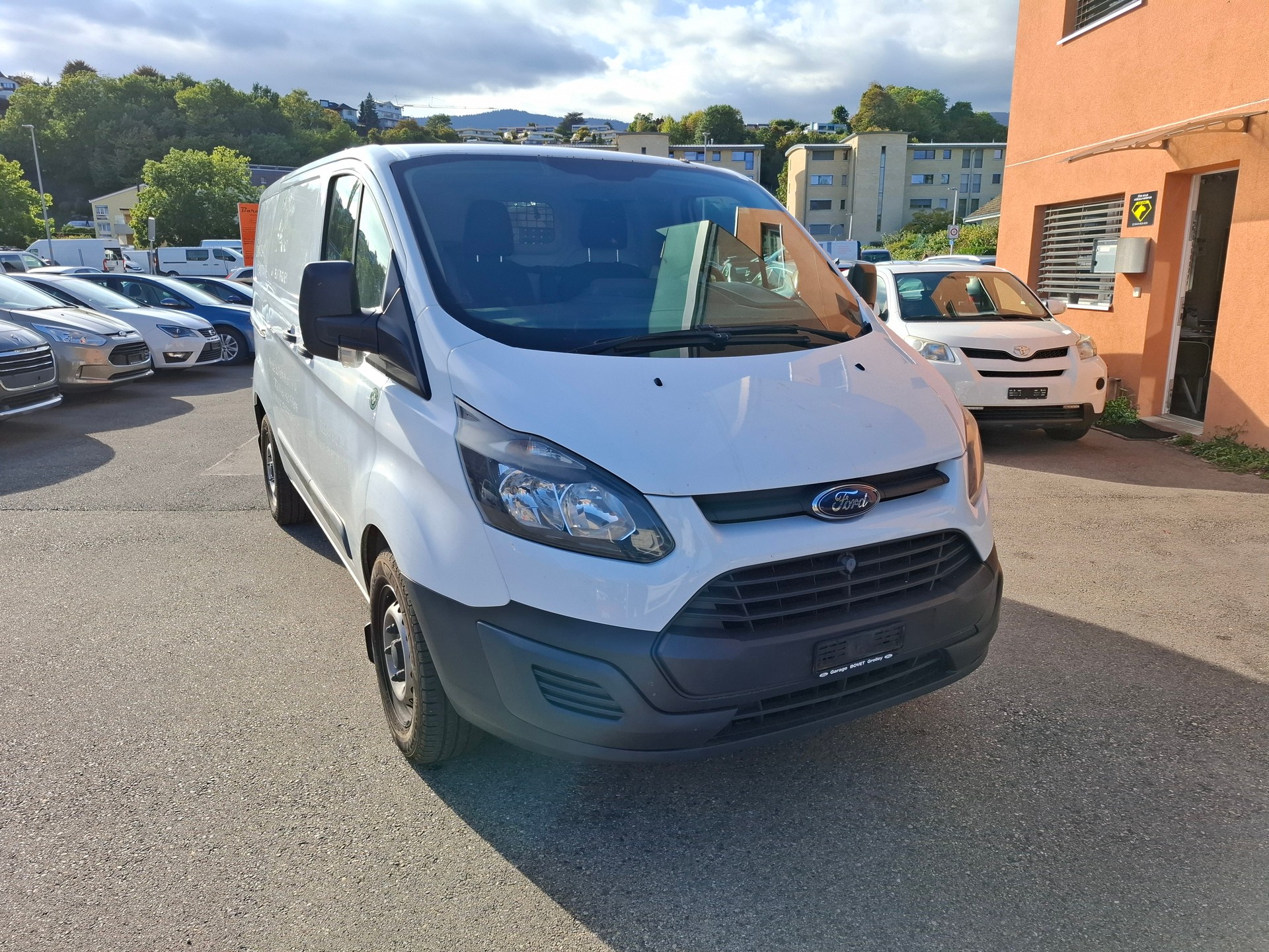 FORD Transit Custom Van 250 L1H1 Ambiente-image-2