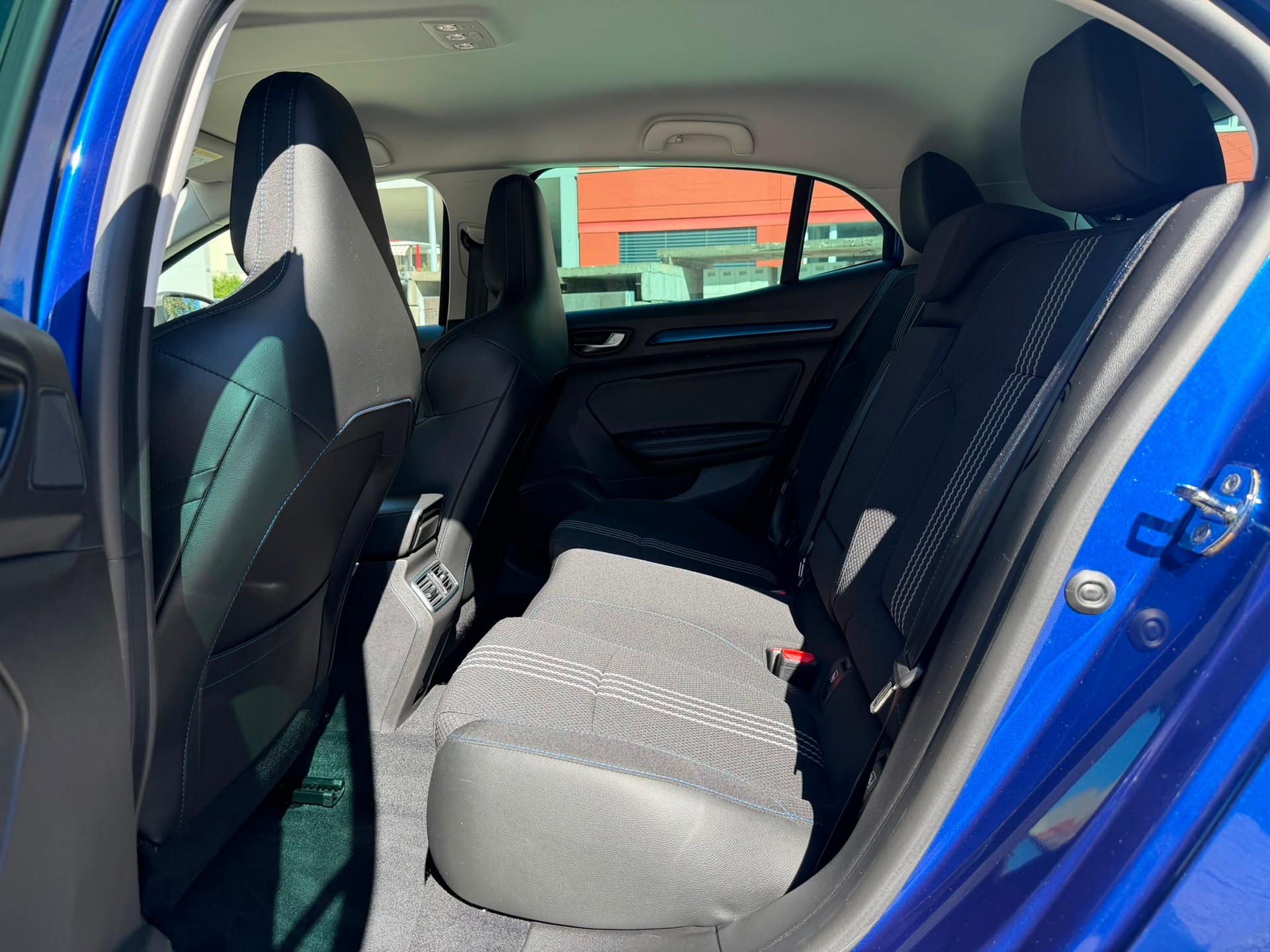 RENAULT Mégane 1.2 16V Turbo GT Line-image-5