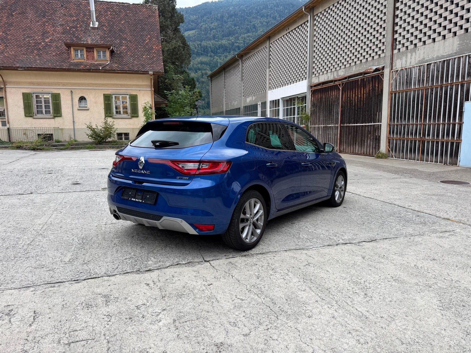 RENAULT Mégane 1.2 16V Turbo GT Line-image-3