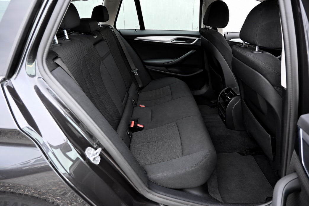BMW 520d 48V Touring Steptronic-image-7