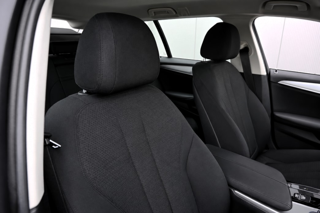 BMW 520d 48V Touring Steptronic-image-5
