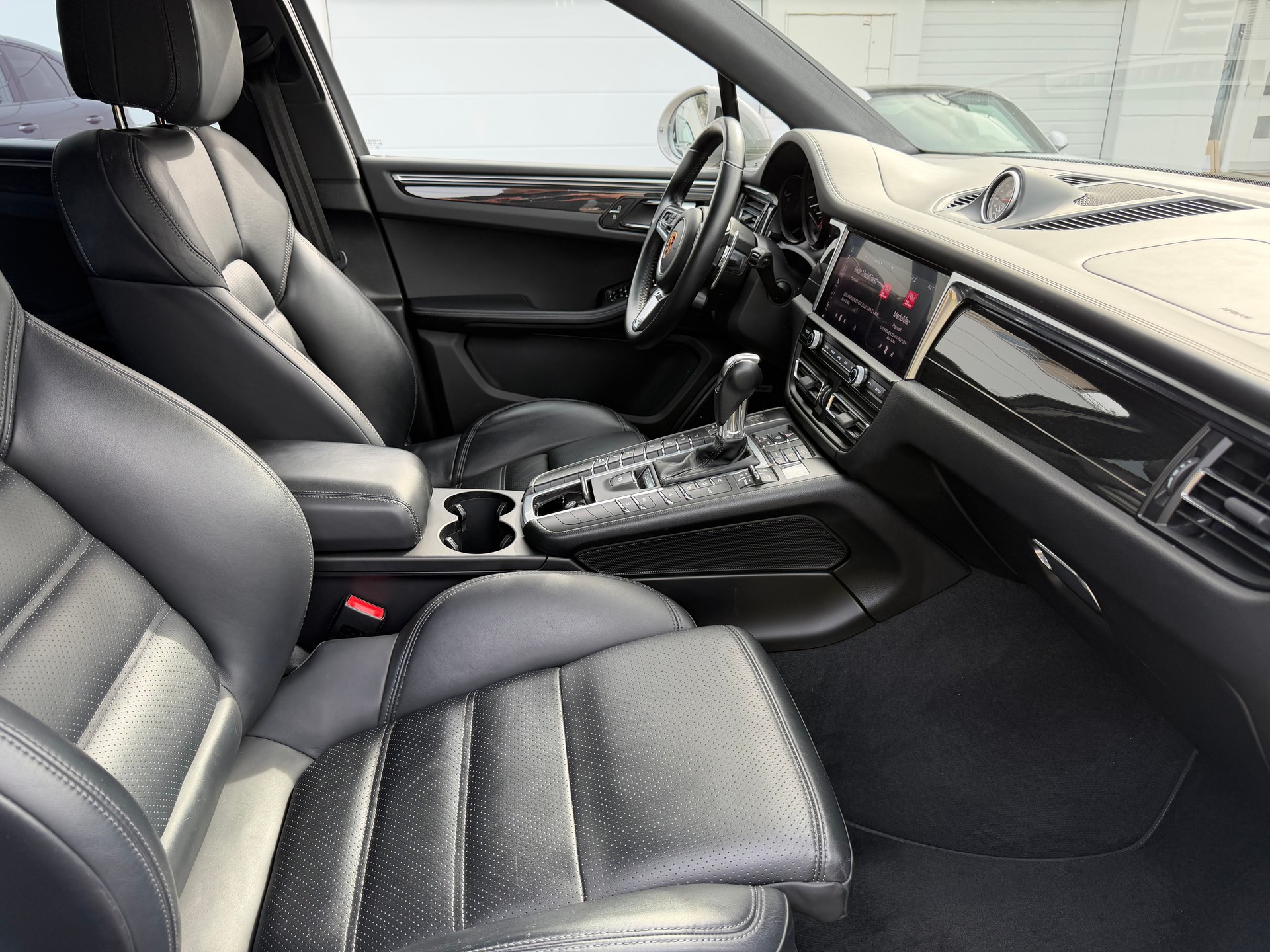 PORSCHE Macan S PDK-image-10