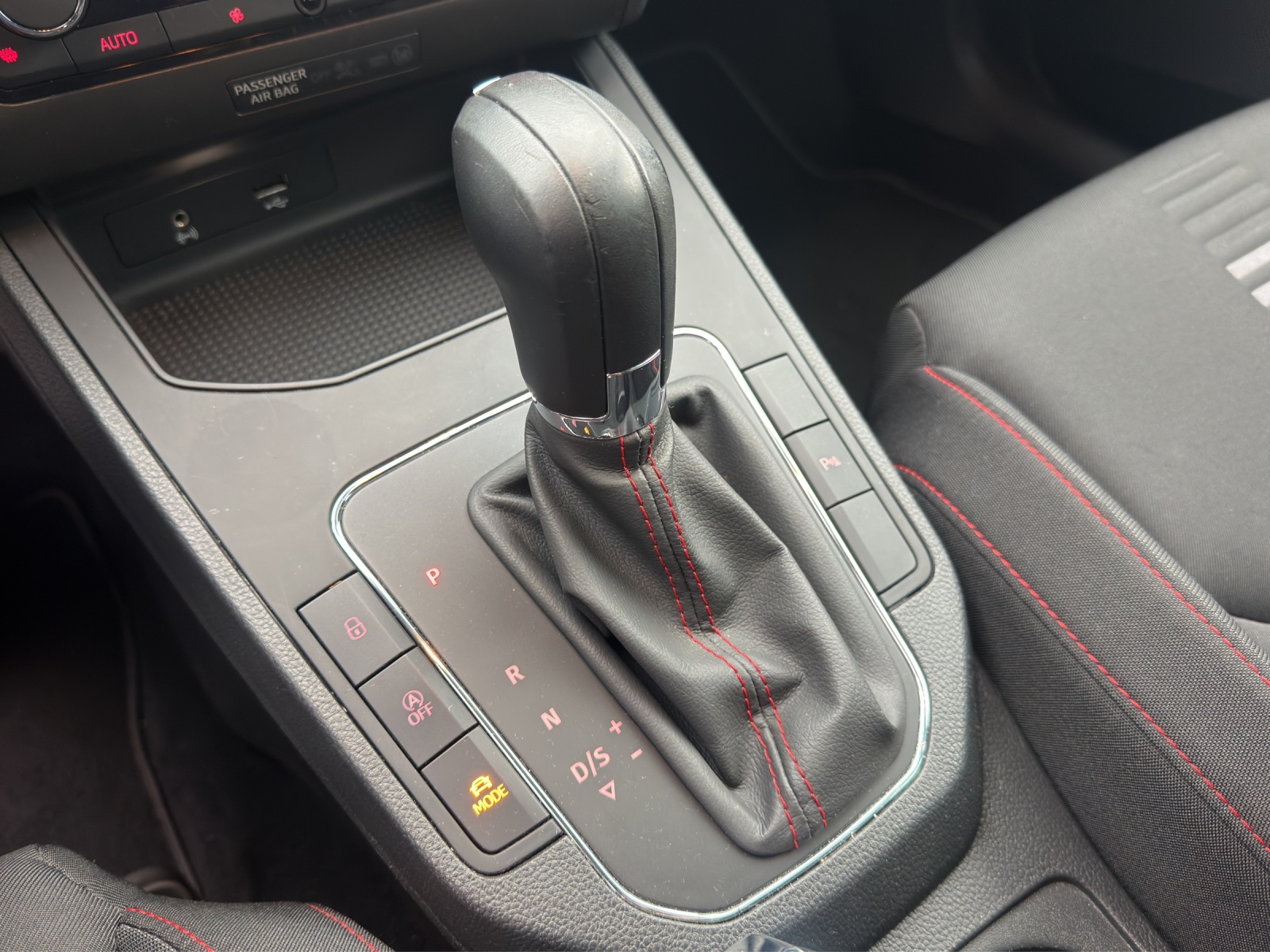 SEAT Ibiza 1.0 TSI 115 FR DSG-image-8