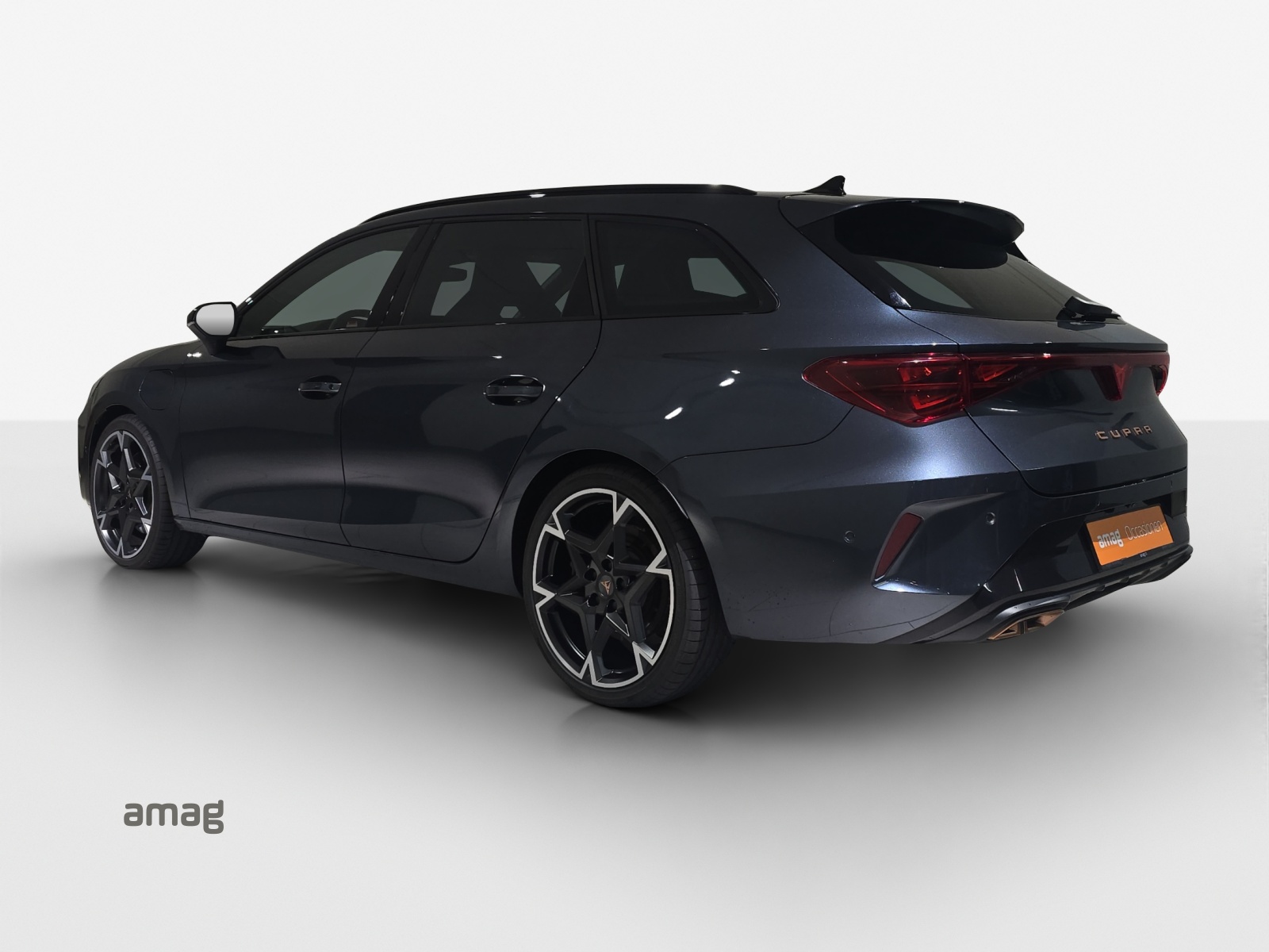 CUPRA LEON ST 1.5 e-HYBRID pHEV Black SymphonyDSG-image-2