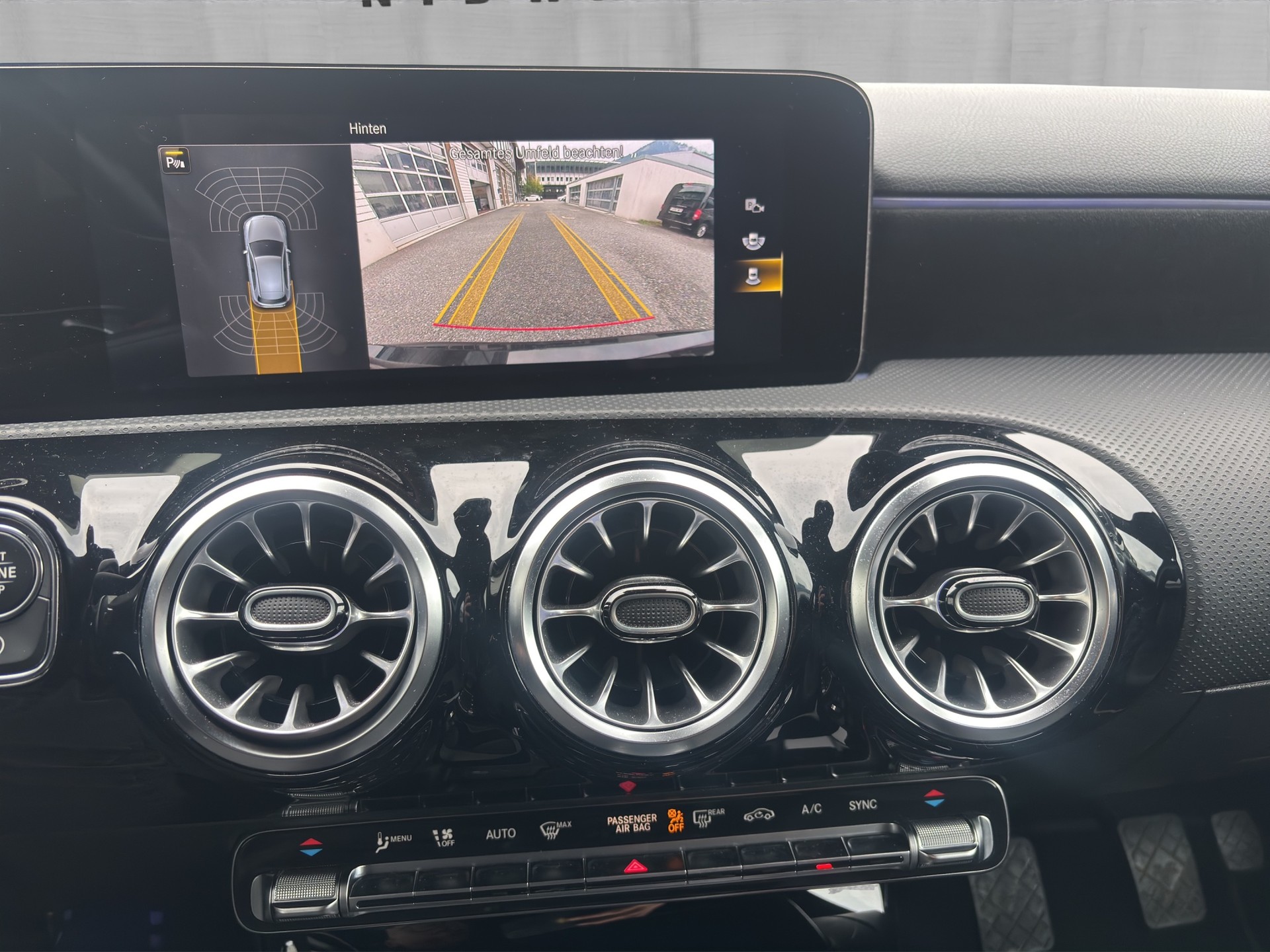MERCEDES-BENZ A 180 Night Star AMG Line 7G-DCT-image-13