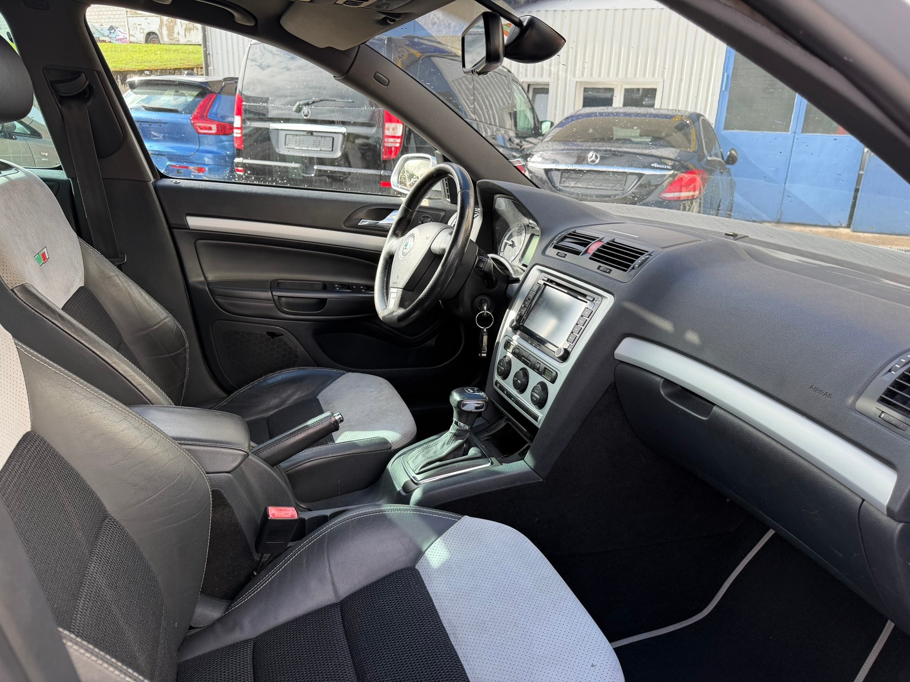 SKODA Octavia 2.0 TDI RS DSG-image-8