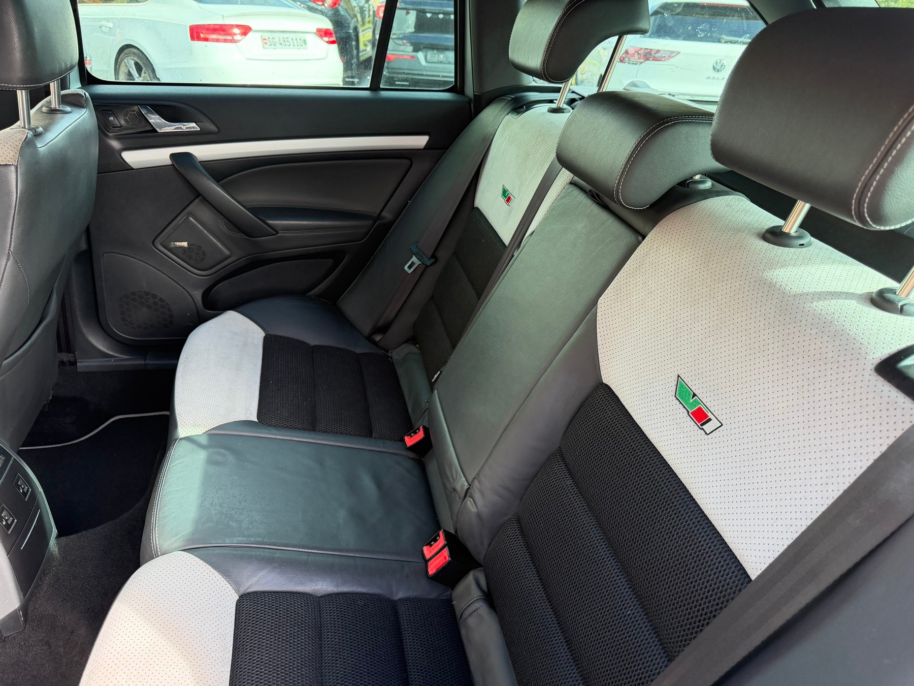 SKODA Octavia 2.0 TDI RS DSG-image-10
