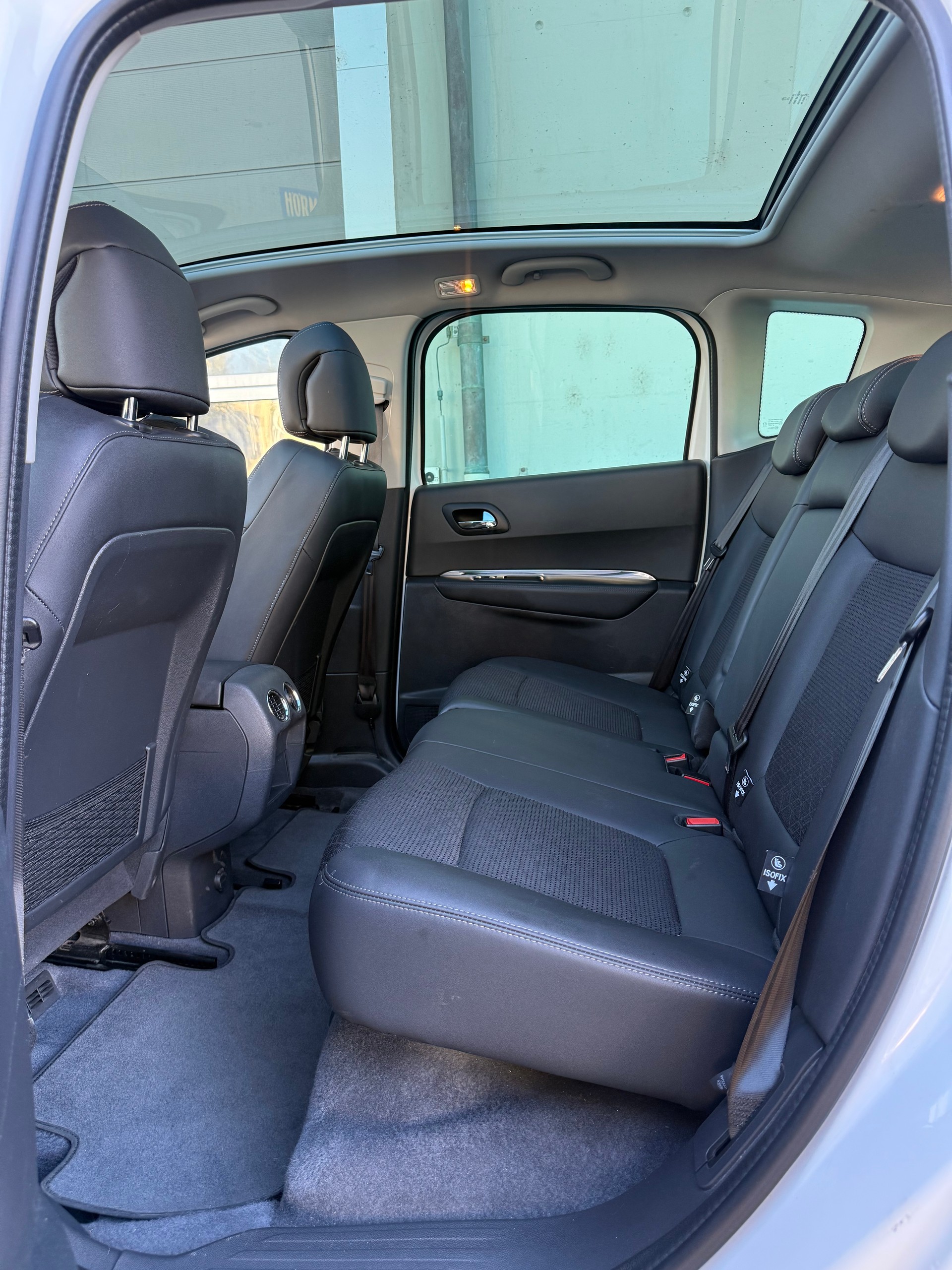PEUGEOT 3008 HYbrid4 2.0 HDI ETG6-image-14