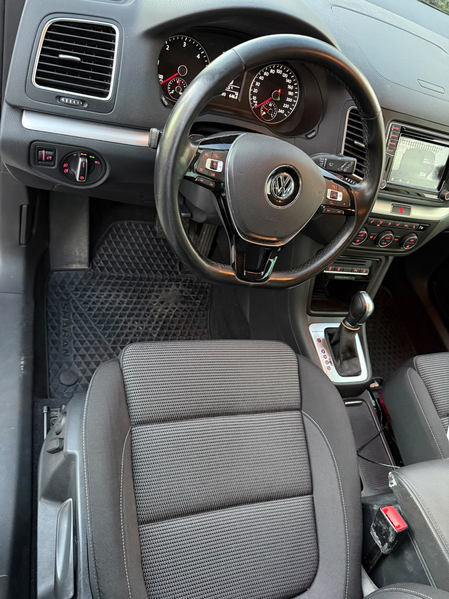 VW Sharan 2.0 TDI BMT Sound 4Motion DSG-image-3