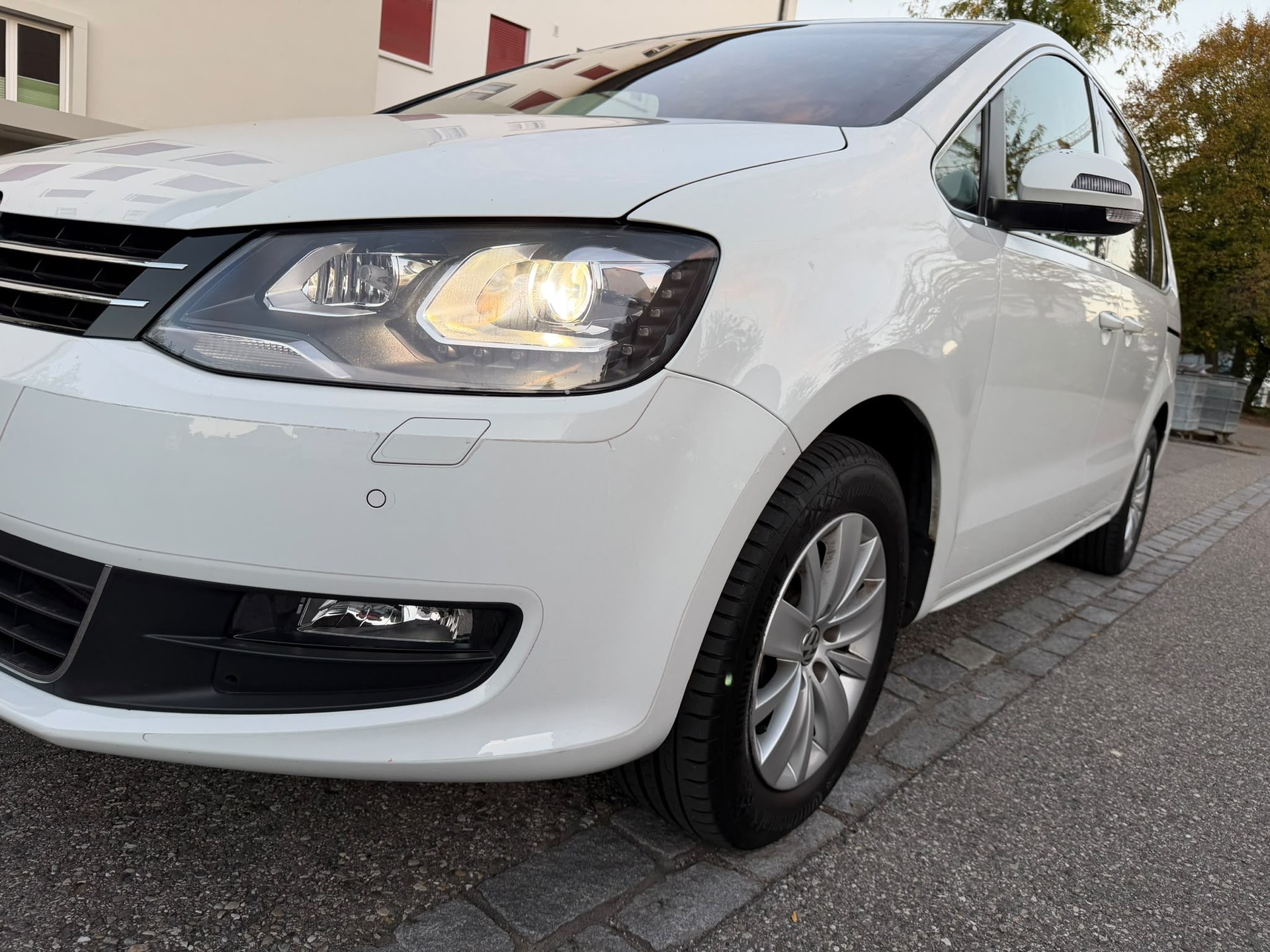 VW Sharan 2.0 TDI BMT Sound 4Motion DSG-image-1