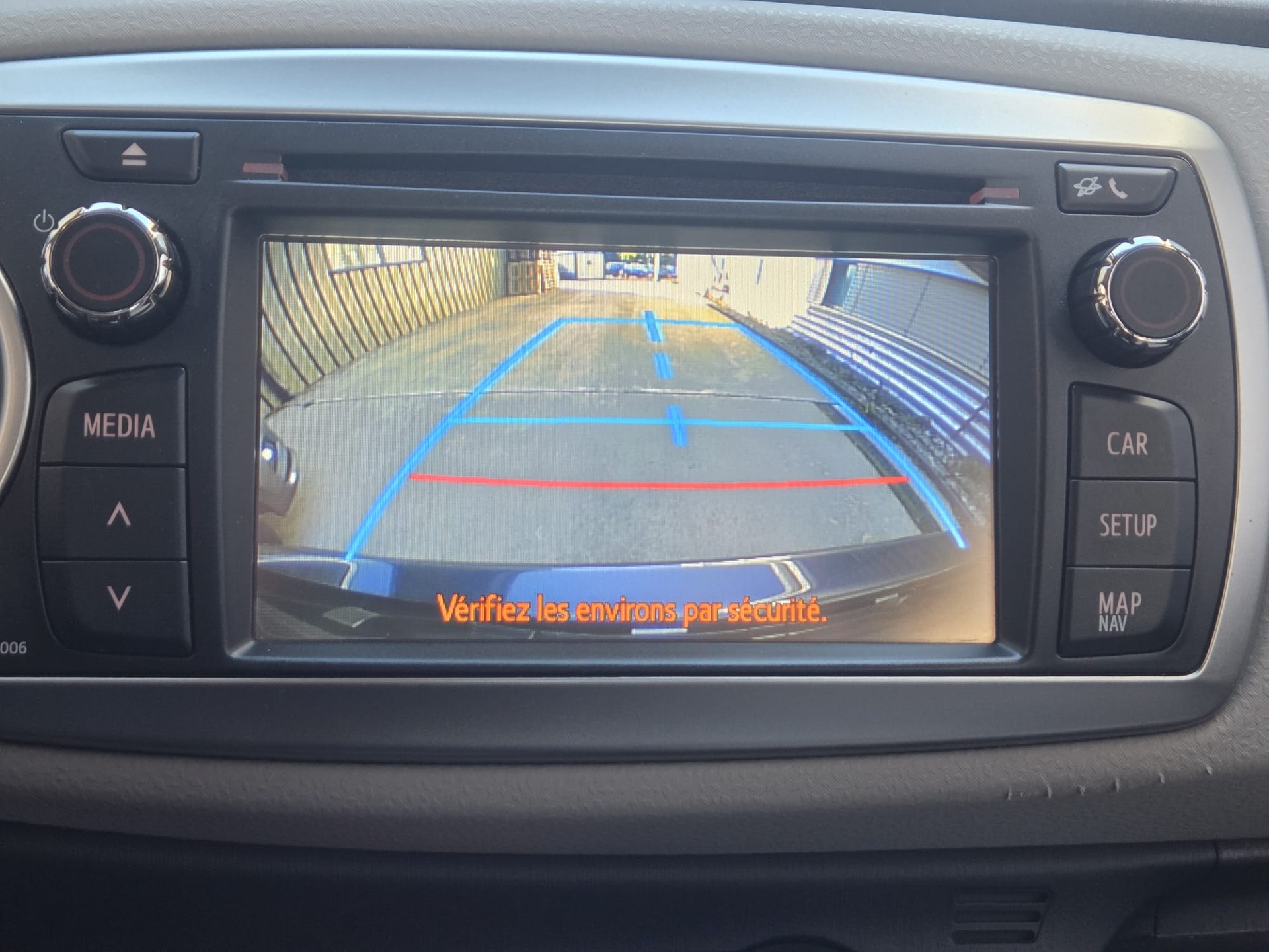 TOYOTA Yaris 1.33 Style Multidrive ** Frish MFK ** Expertise du jour **-image-10