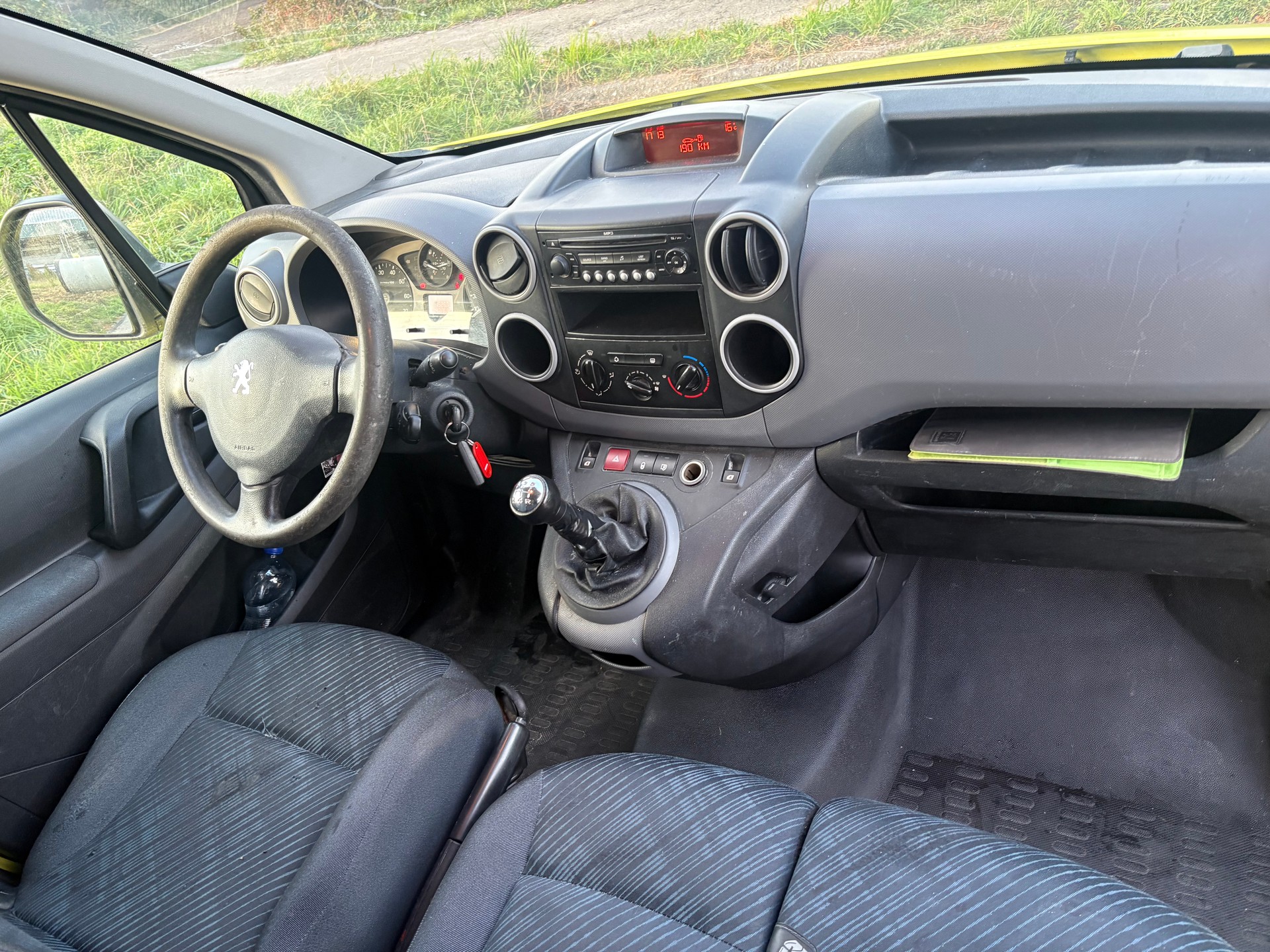 PEUGEOT Partner 1.6i Urban-image-7