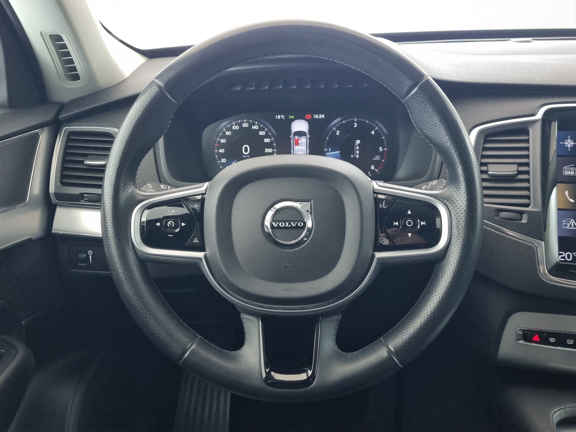 VOLVO XC90 2.0 D5 Momentum 7P. AWD-image-8