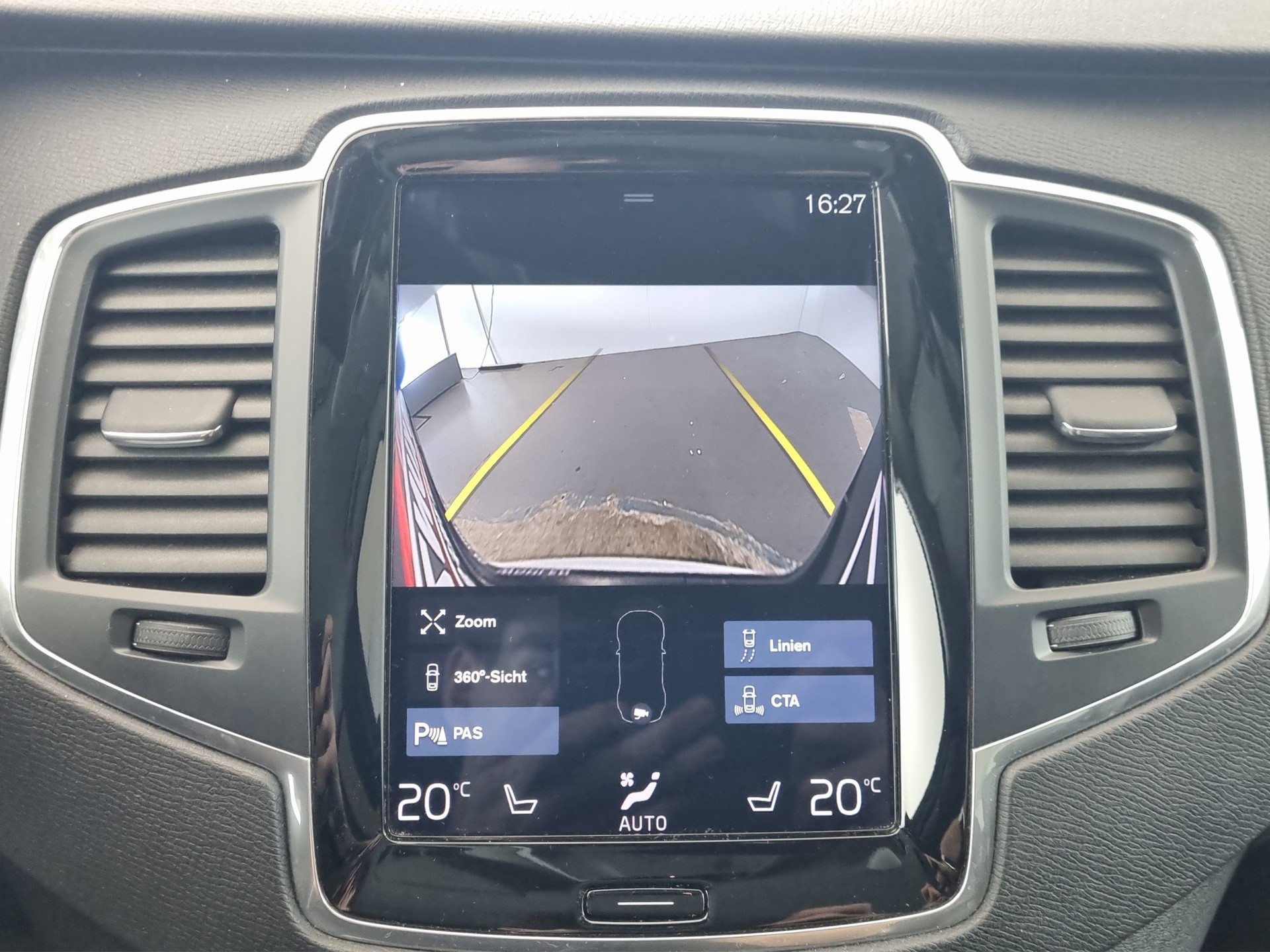 VOLVO XC90 2.0 D5 Momentum 7P. AWD-image-15