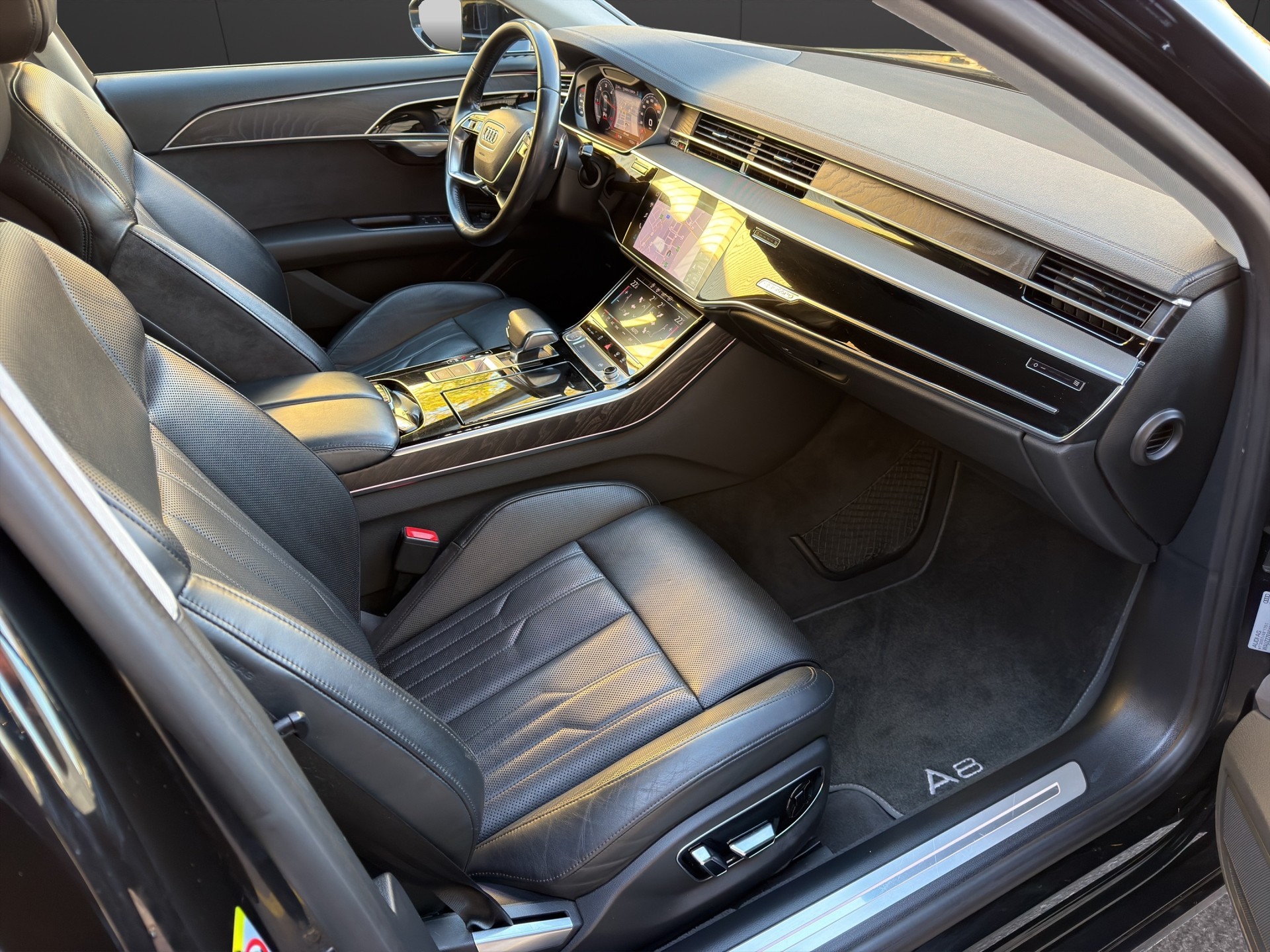 AUDI A8 50 TDI 286PS quattro tiptronic Frisch MFK-image-16