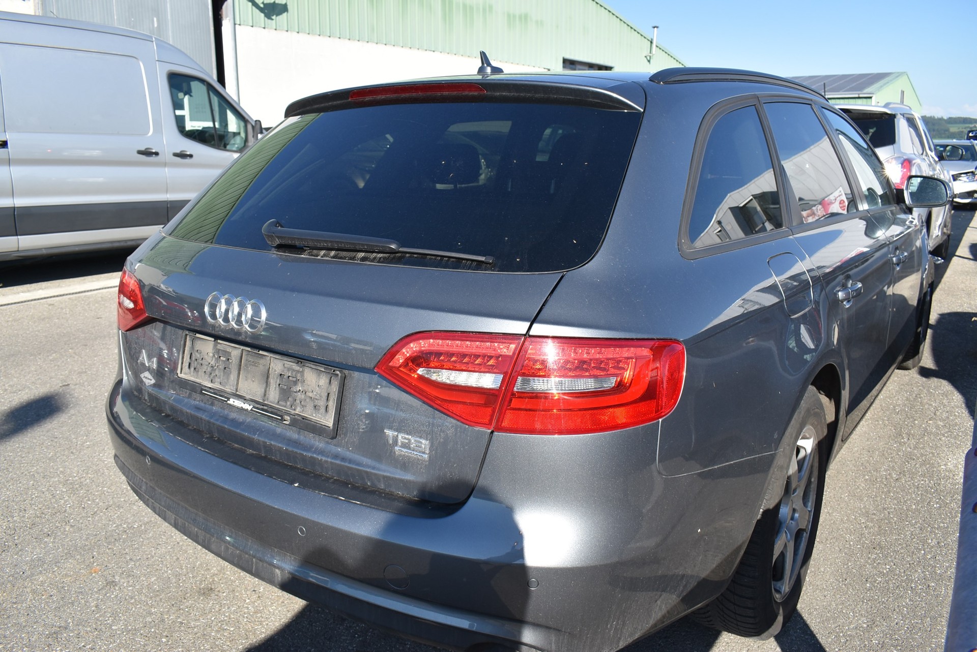 AUDI A4 Avant 2.0 TFSI quattro-image-4