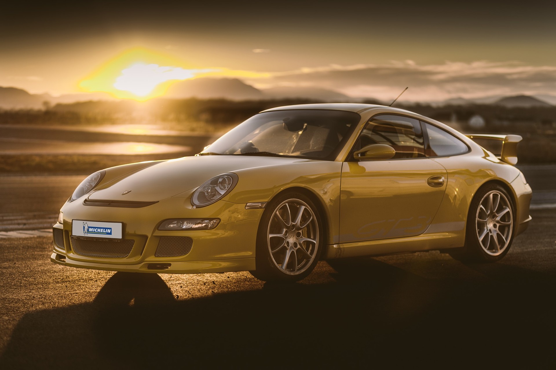 PORSCHE 911 GT3-image-1