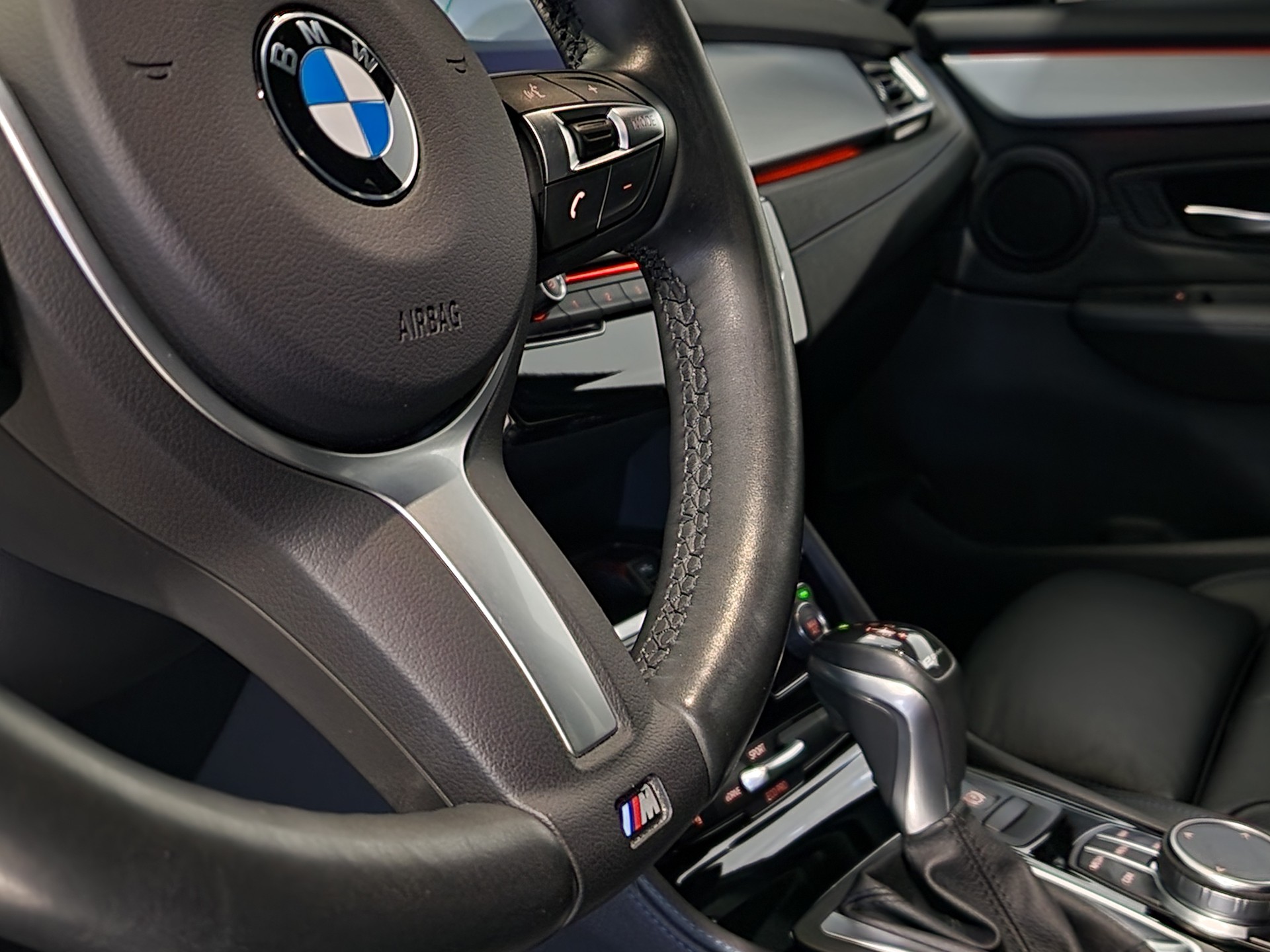 BMW 225xe iPerformance Active Tourer Steptronic M Sport-image-9