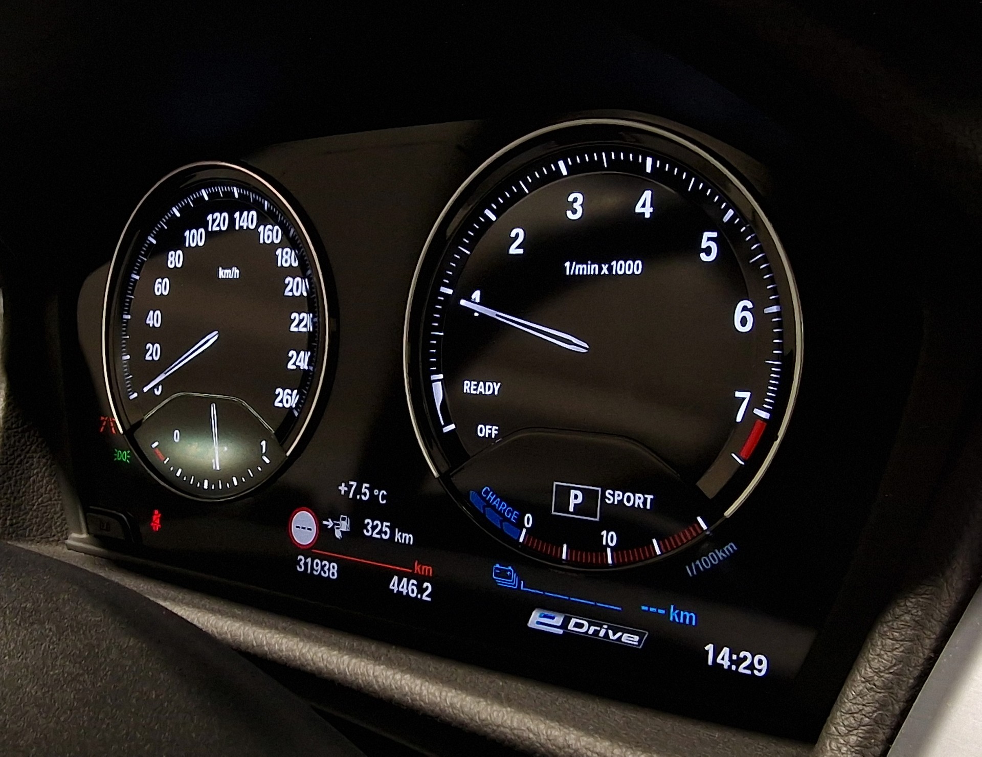 BMW 225xe iPerformance Active Tourer Steptronic M Sport-image-11