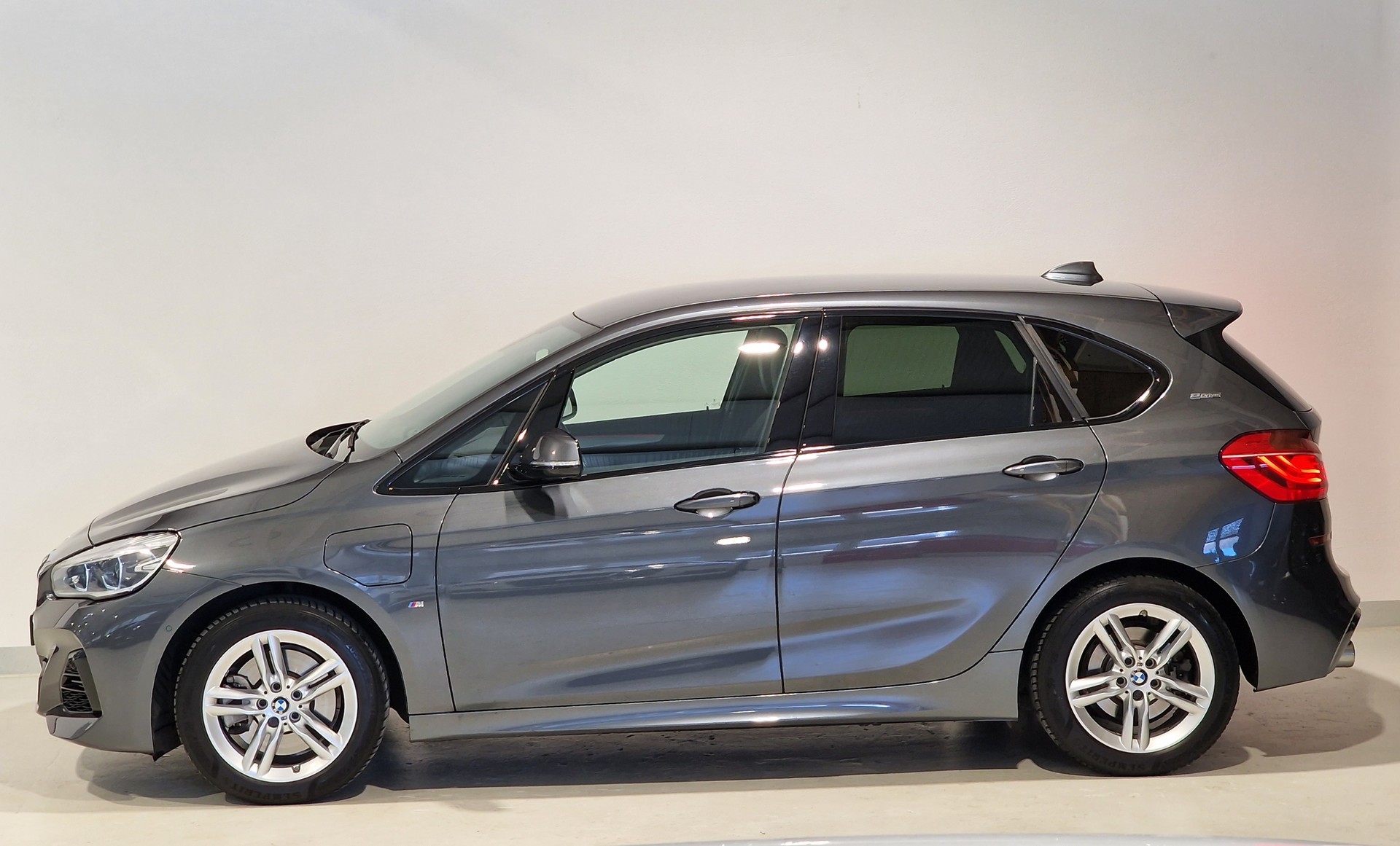 BMW 225xe iPerformance Active Tourer Steptronic M Sport-image-3