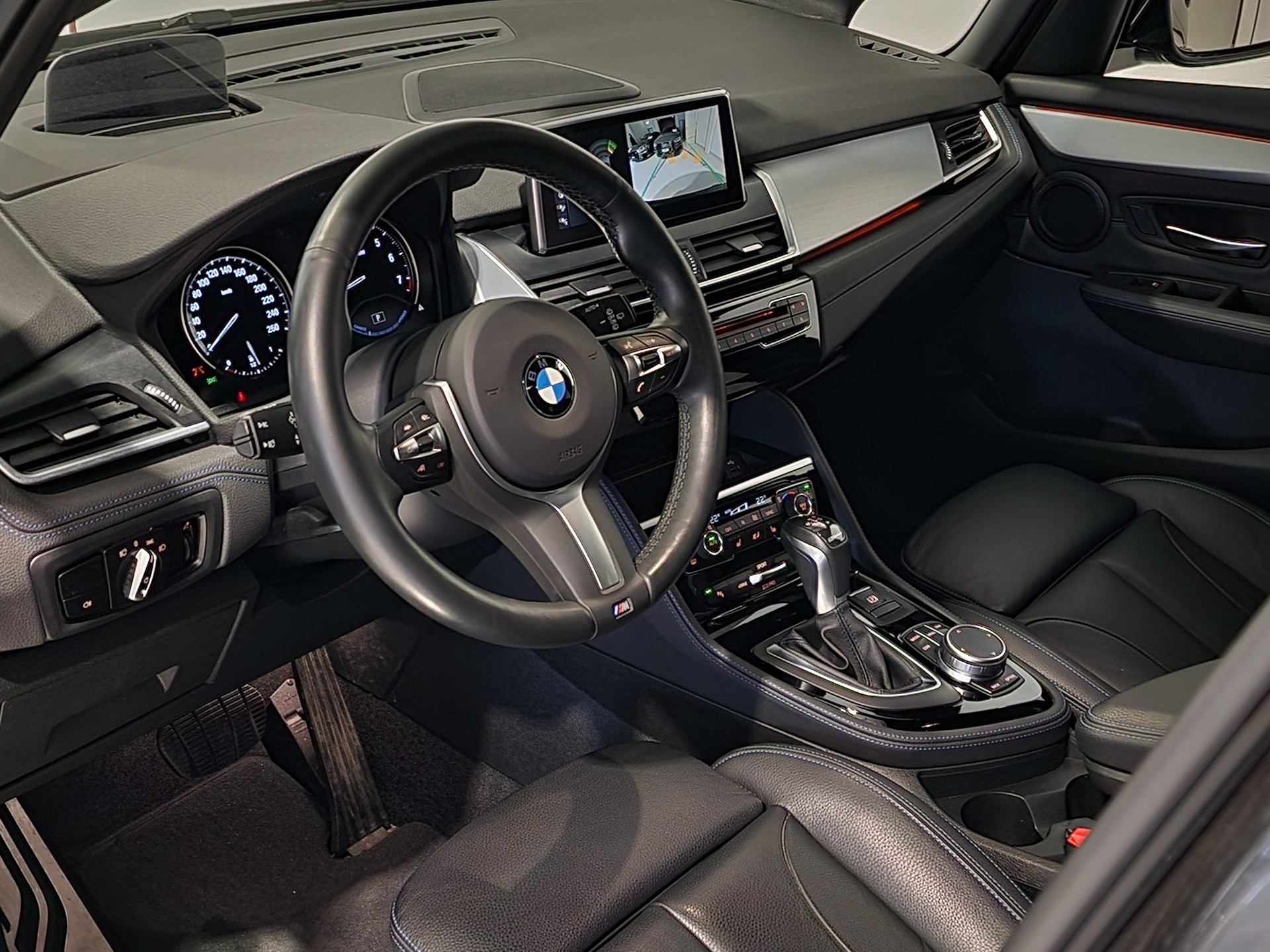 BMW 225xe iPerformance Active Tourer Steptronic M Sport-image-8