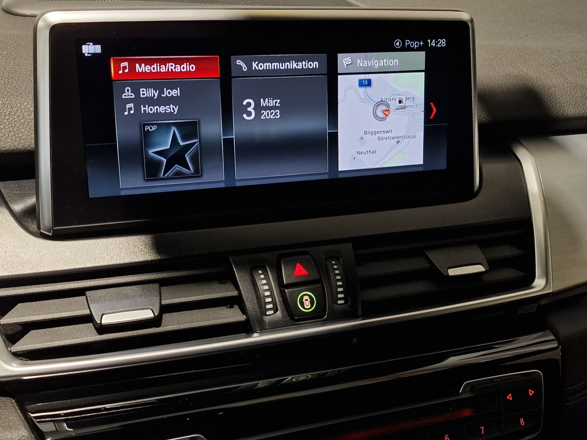 BMW 225xe iPerformance Active Tourer Steptronic M Sport-image-13