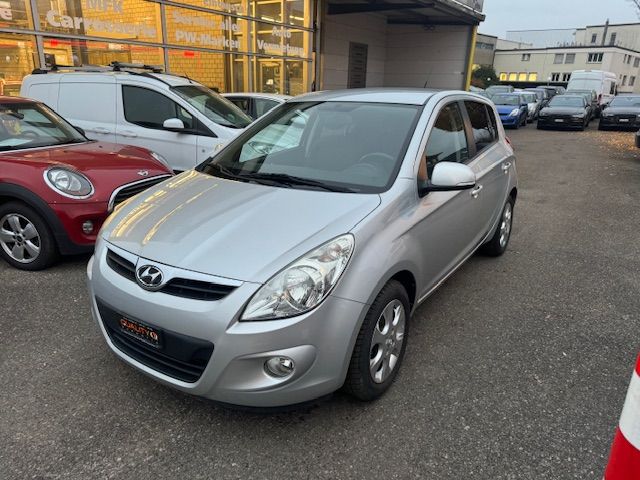 HYUNDAI i20 1.4 Style-image-1