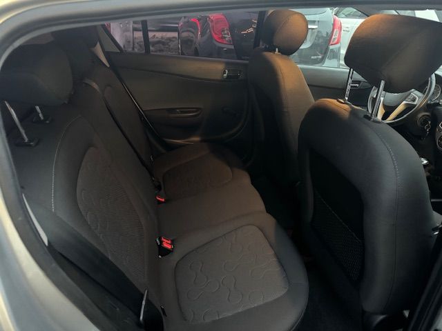 HYUNDAI i20 1.4 Style-image-8