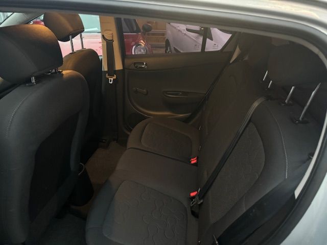 HYUNDAI i20 1.4 Style-image-9