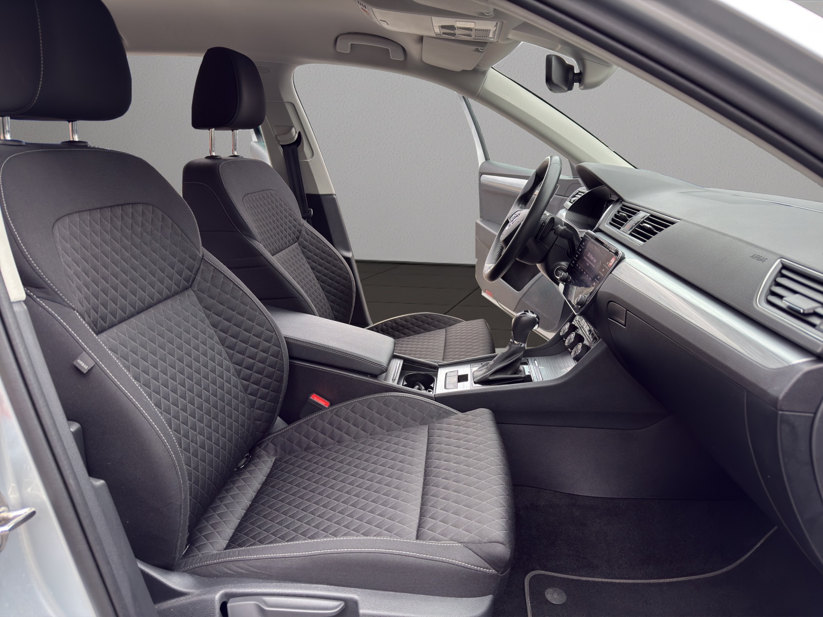 SKODA Superb Combi 2.0 TDi Ambition 4x4 DSG-image-16